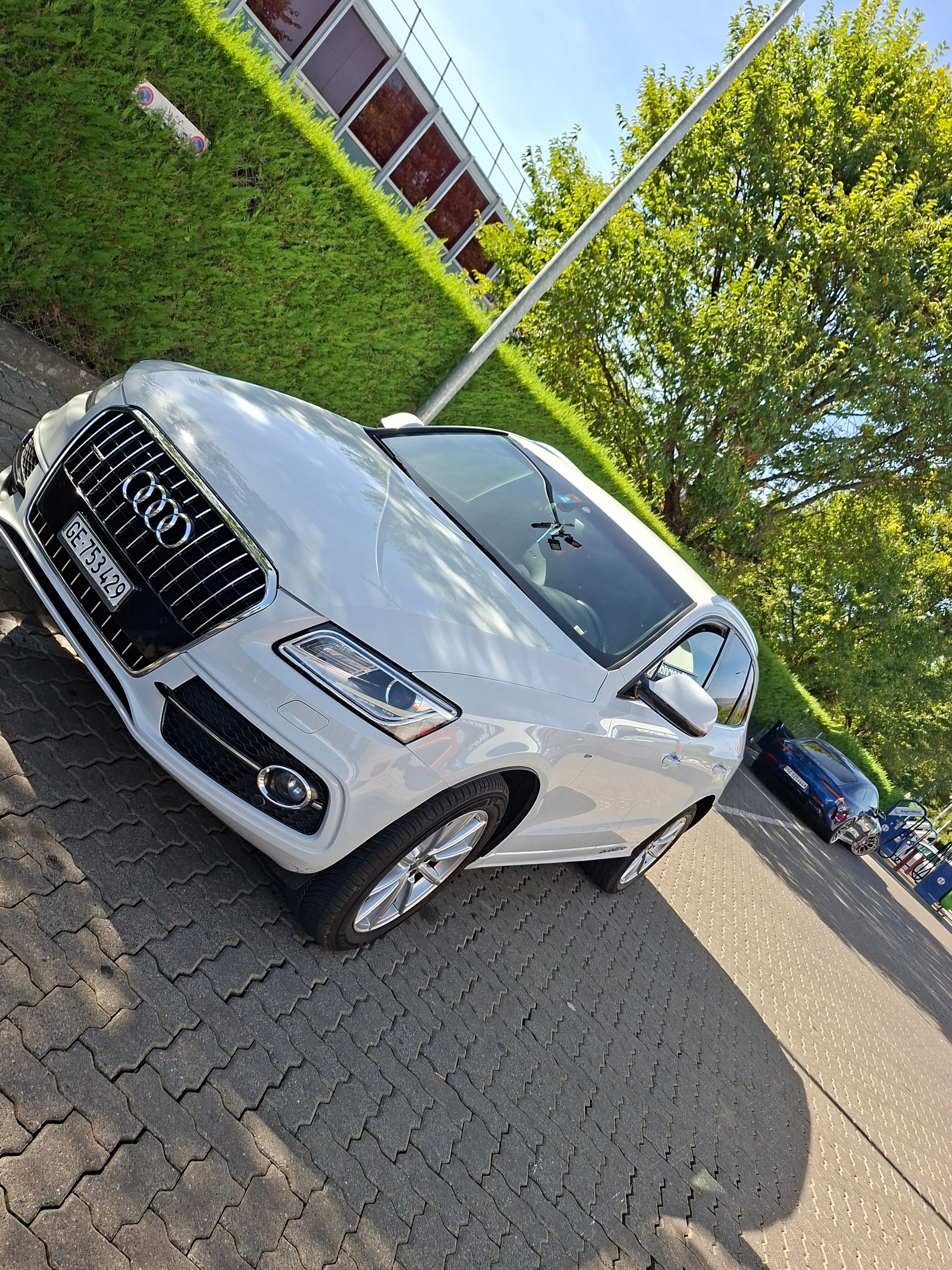 AUDI 2.0 TDI quattro S-Tronic-image-0