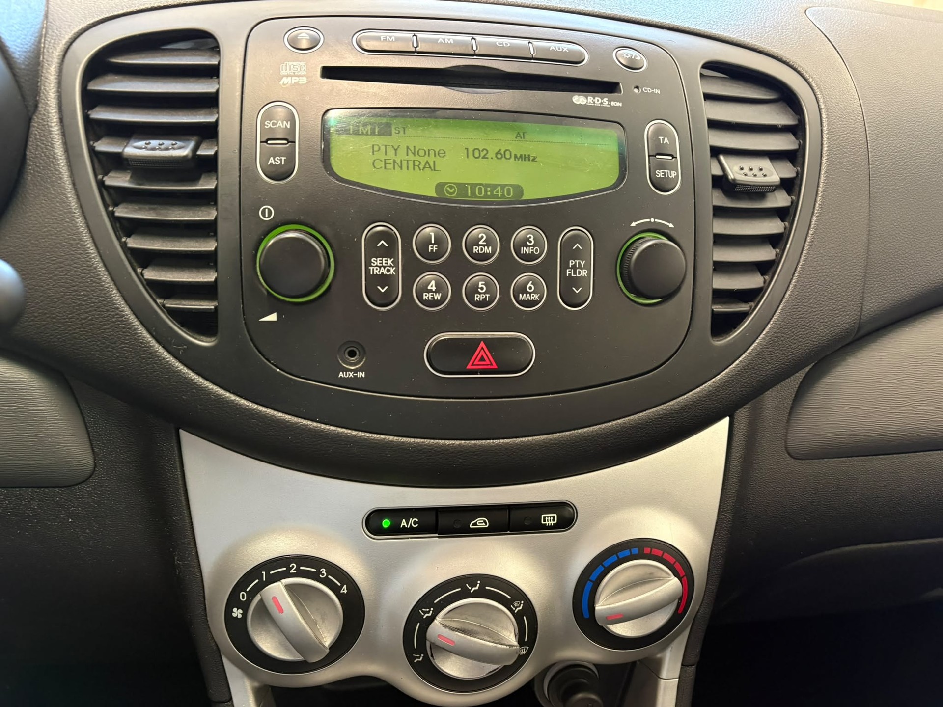 HYUNDAI i10 1.2 Style-image-10
