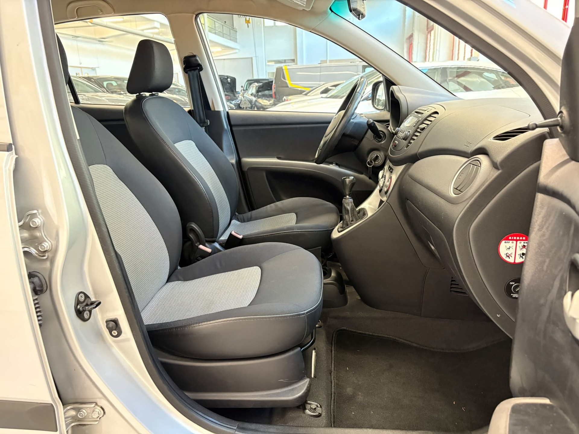 HYUNDAI i10 1.2 Style-image-8