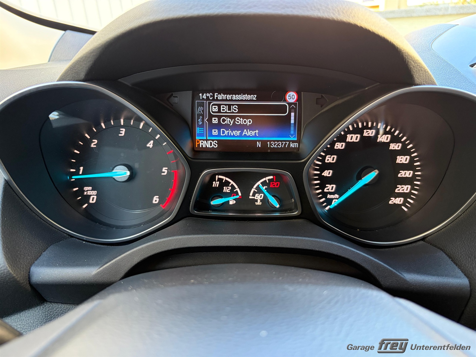 FORD Kuga 2.0 TDCi Titanium S 4WD PowerShift-image-9