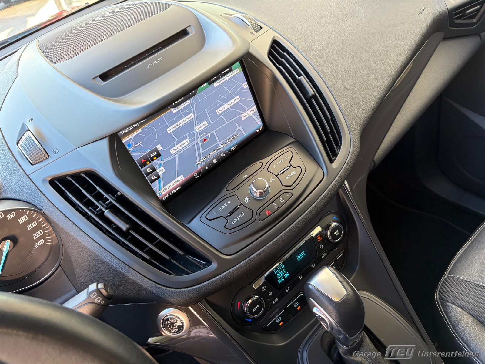 FORD Kuga 2.0 TDCi Titanium S 4WD PowerShift-image-11