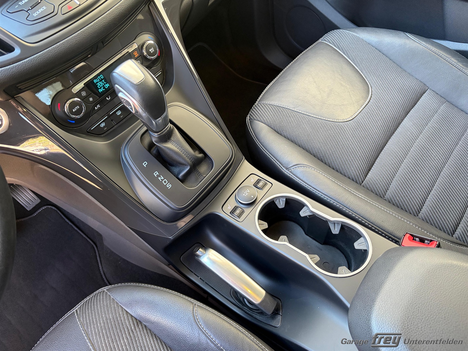 FORD Kuga 2.0 TDCi Titanium S 4WD PowerShift-image-10