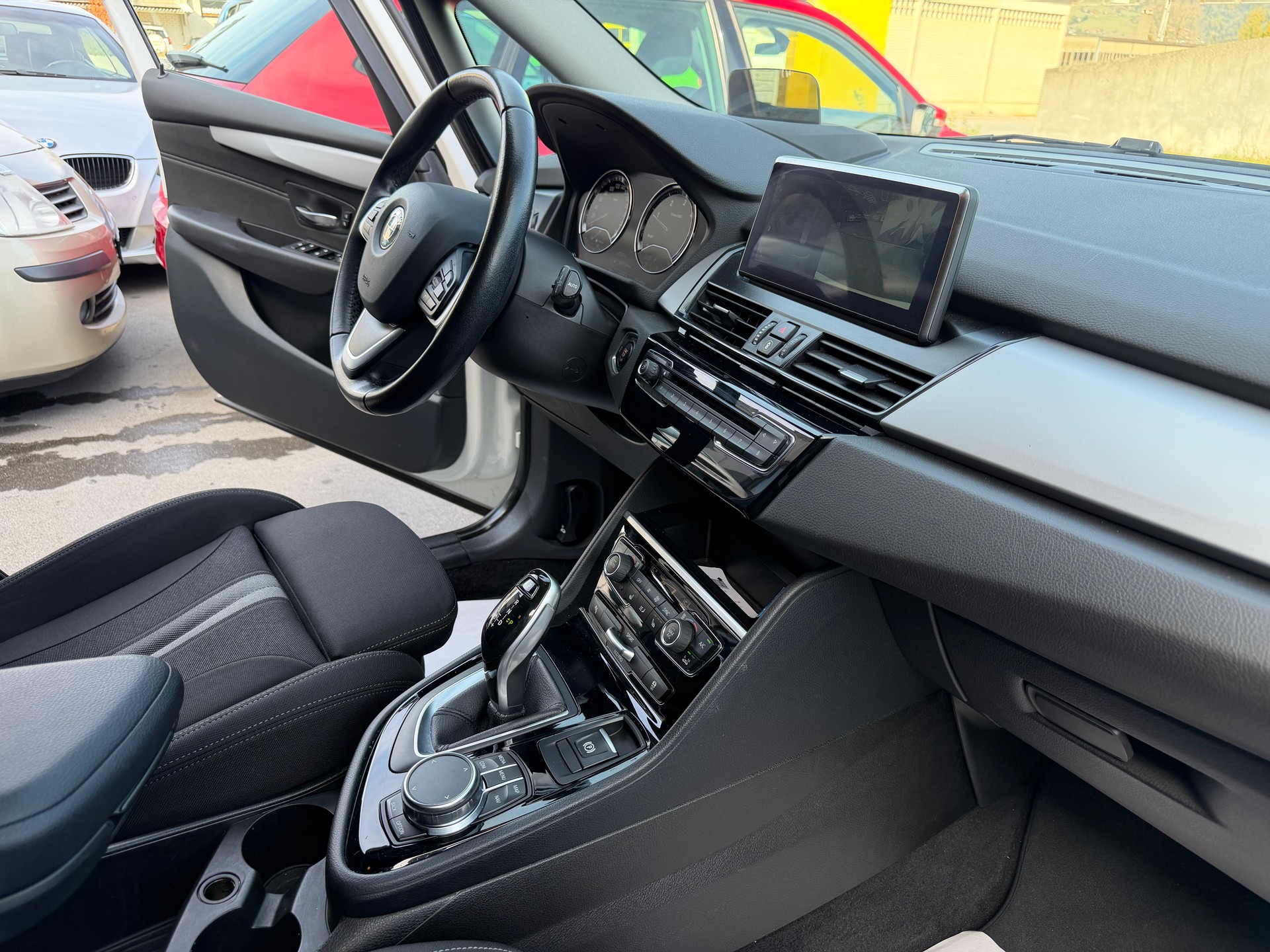 BMW 220d xDrive Gran Tourer Steptronic Sport Line-image-13