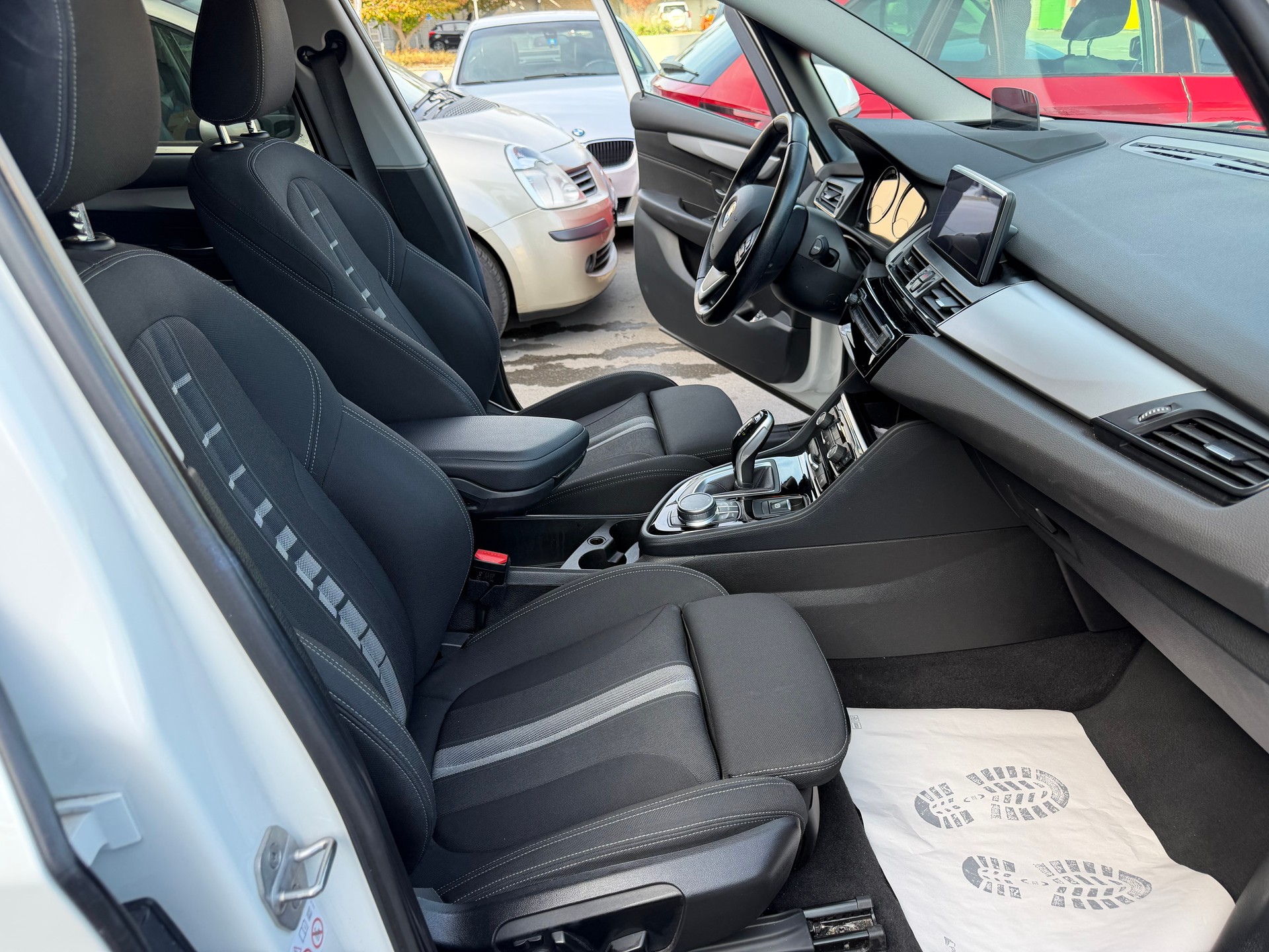 BMW 220d xDrive Gran Tourer Steptronic Sport Line-image-12