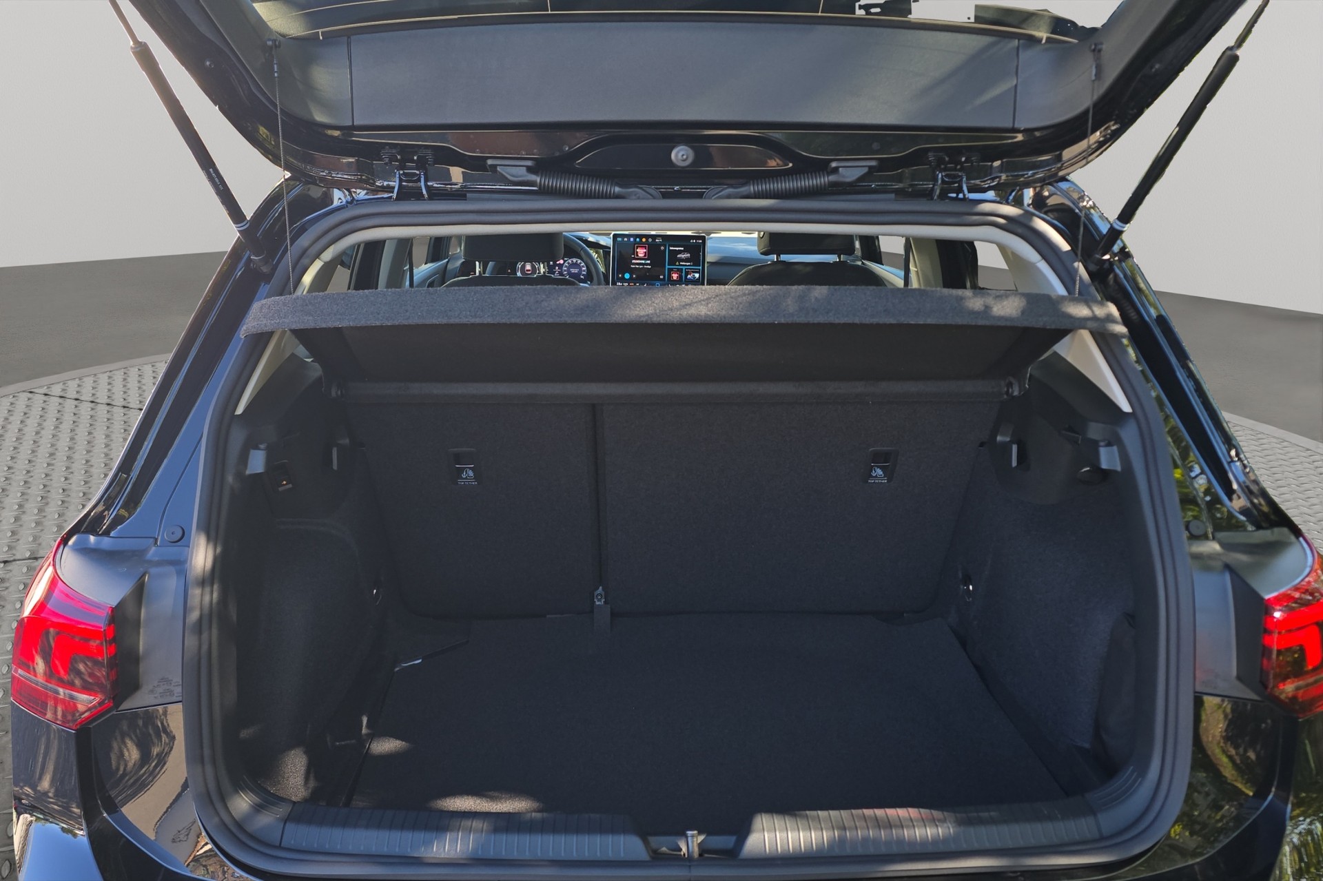 VW Golf 1.5 e TSI mHEV Value DSG-image-8
