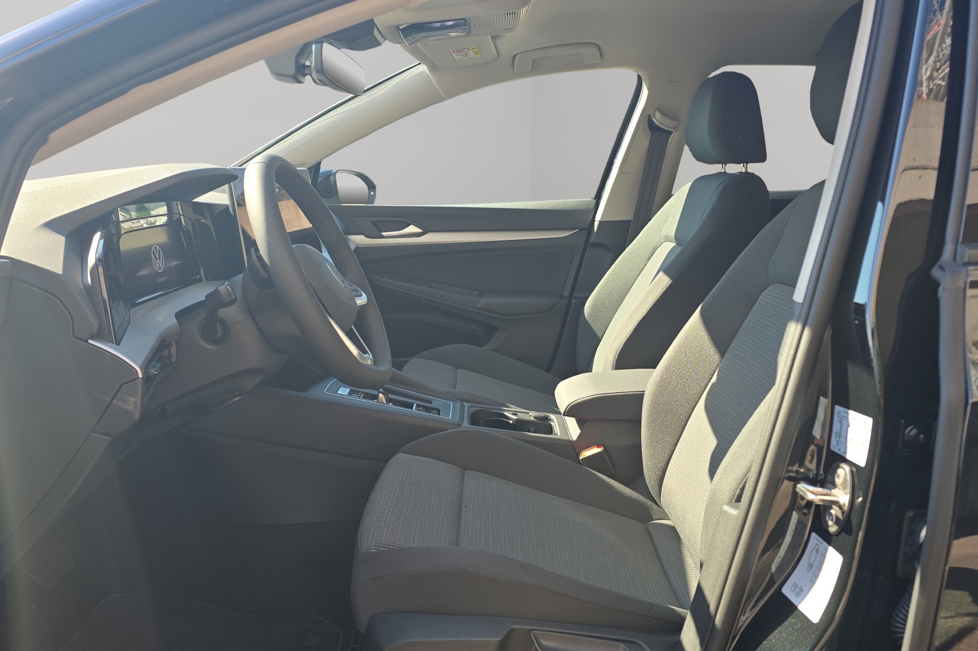VW Golf 1.5 e TSI mHEV Value DSG-image-9