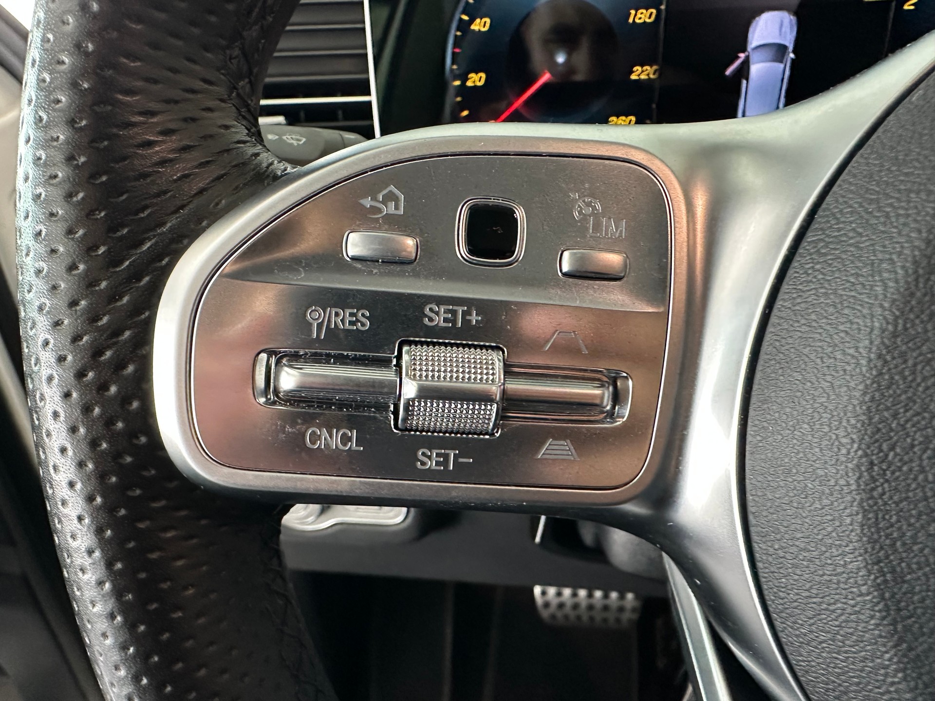 MERCEDES-BENZ GLE 450 AMG Line 4matic-image-16