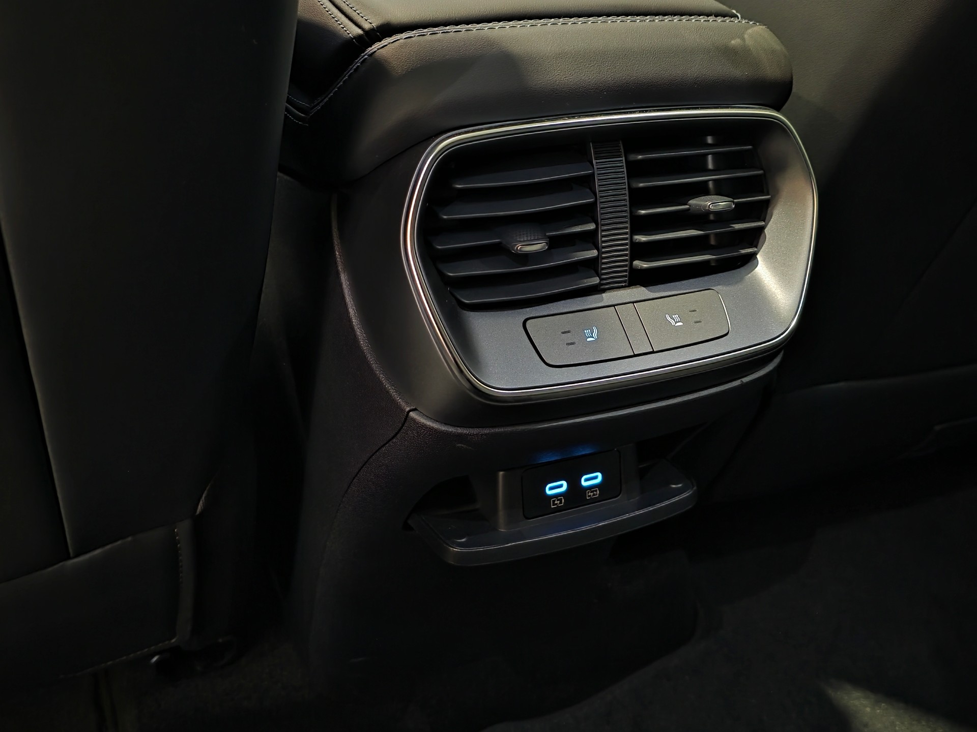 BYD Sealion 7 91,3 kWh Excellence AWD-image-18