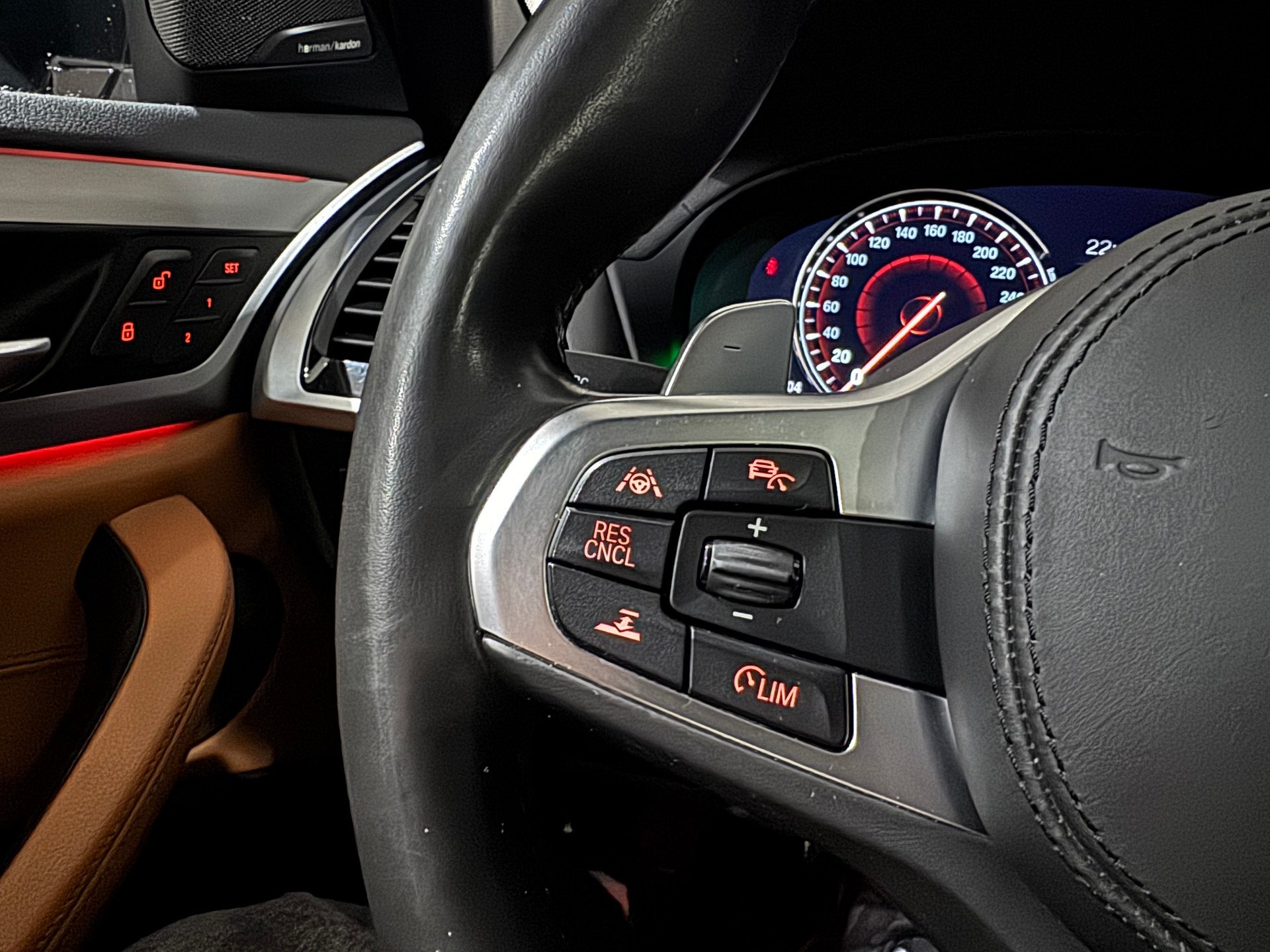 BMW X3 M40d M-Packet Steptronic I CH I AHK I-image-25