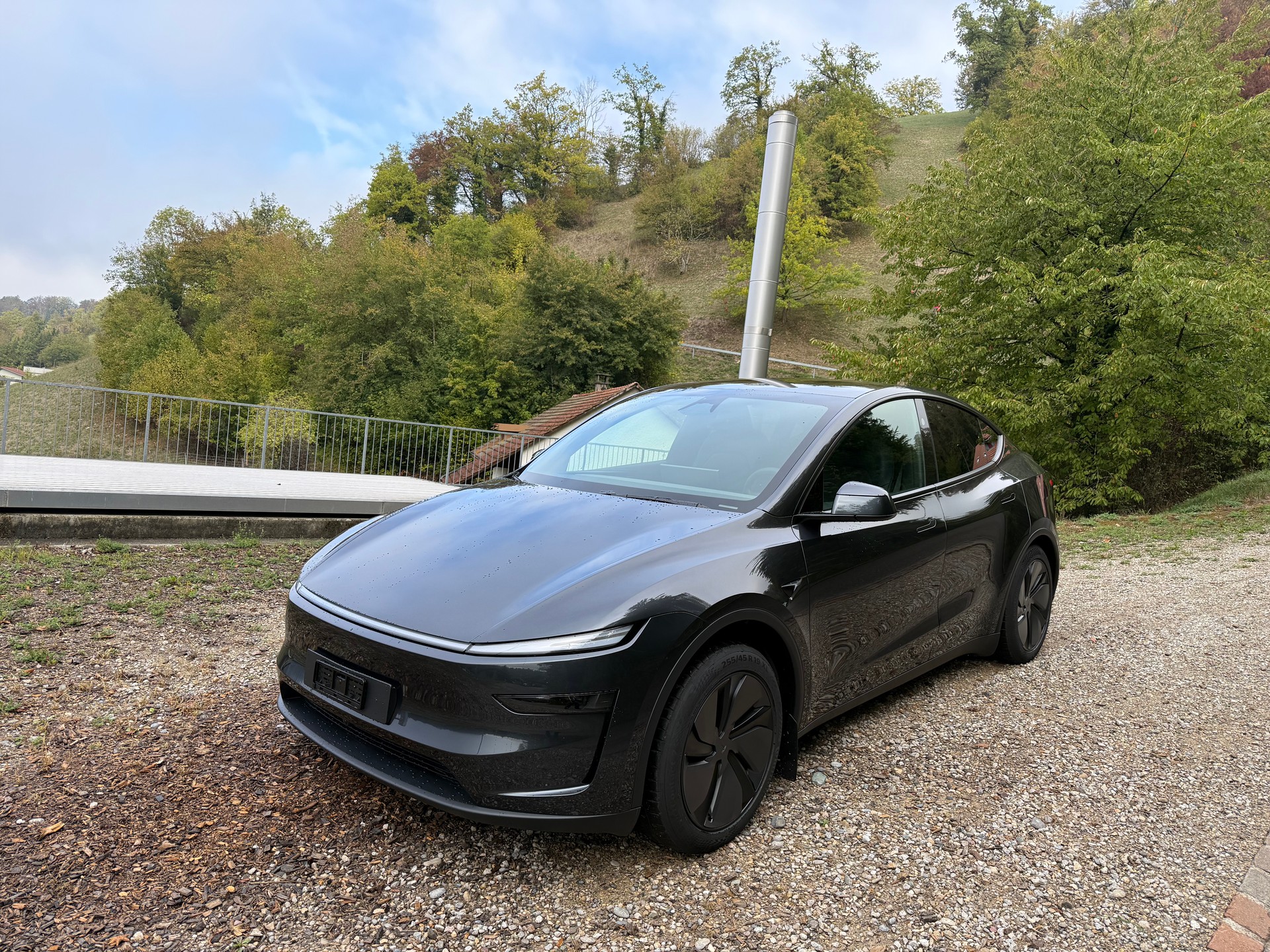 TESLA Model Y Long Range Premium AWD-image-0