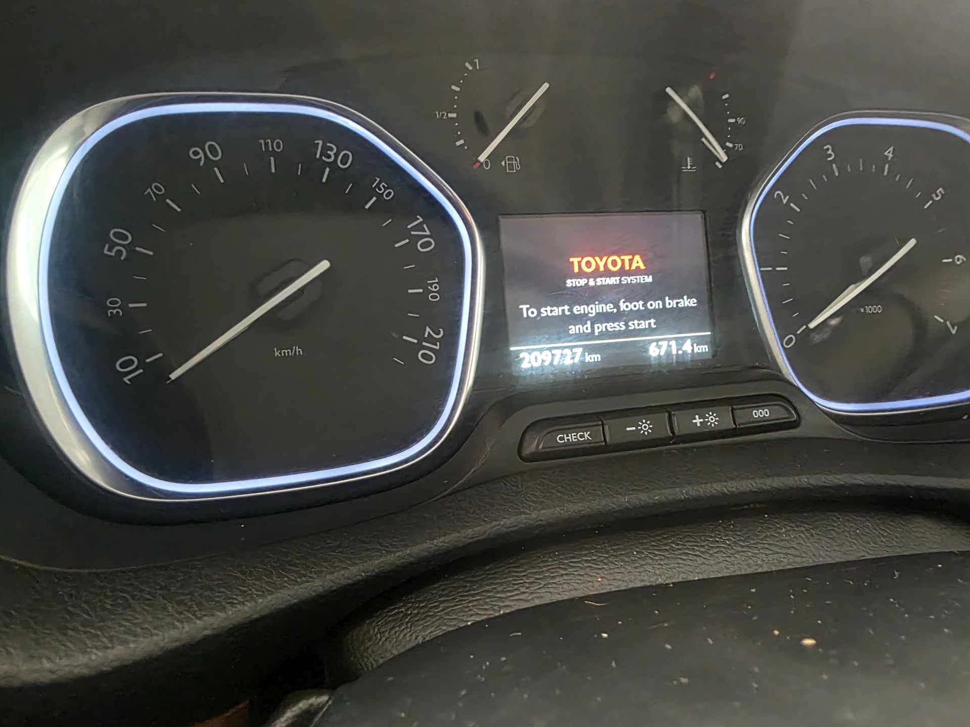 TOYOTA Proace Verso 2.0 D-4D Family L1 Automatic-image-11
