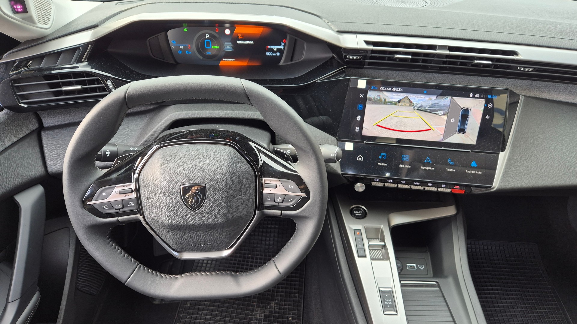 PEUGEOT 408 PHEV 225 BlackLion Helvetia-image-12