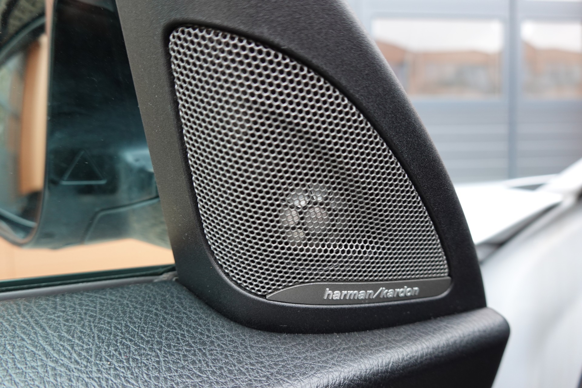 BMW M2 Competition "CH Auto * Intérieur Carbon * Sièges Electriques Mémoire * Volant Alcantara * Harman Kardon * Remus *"-image-23
