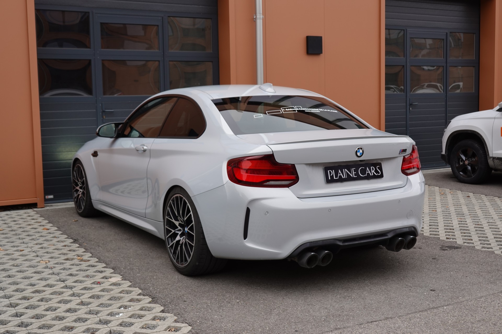 BMW M2 Competition "CH Auto * Intérieur Carbon * Sièges Electriques Mémoire * Volant Alcantara * Harman Kardon * Remus *"-image-9