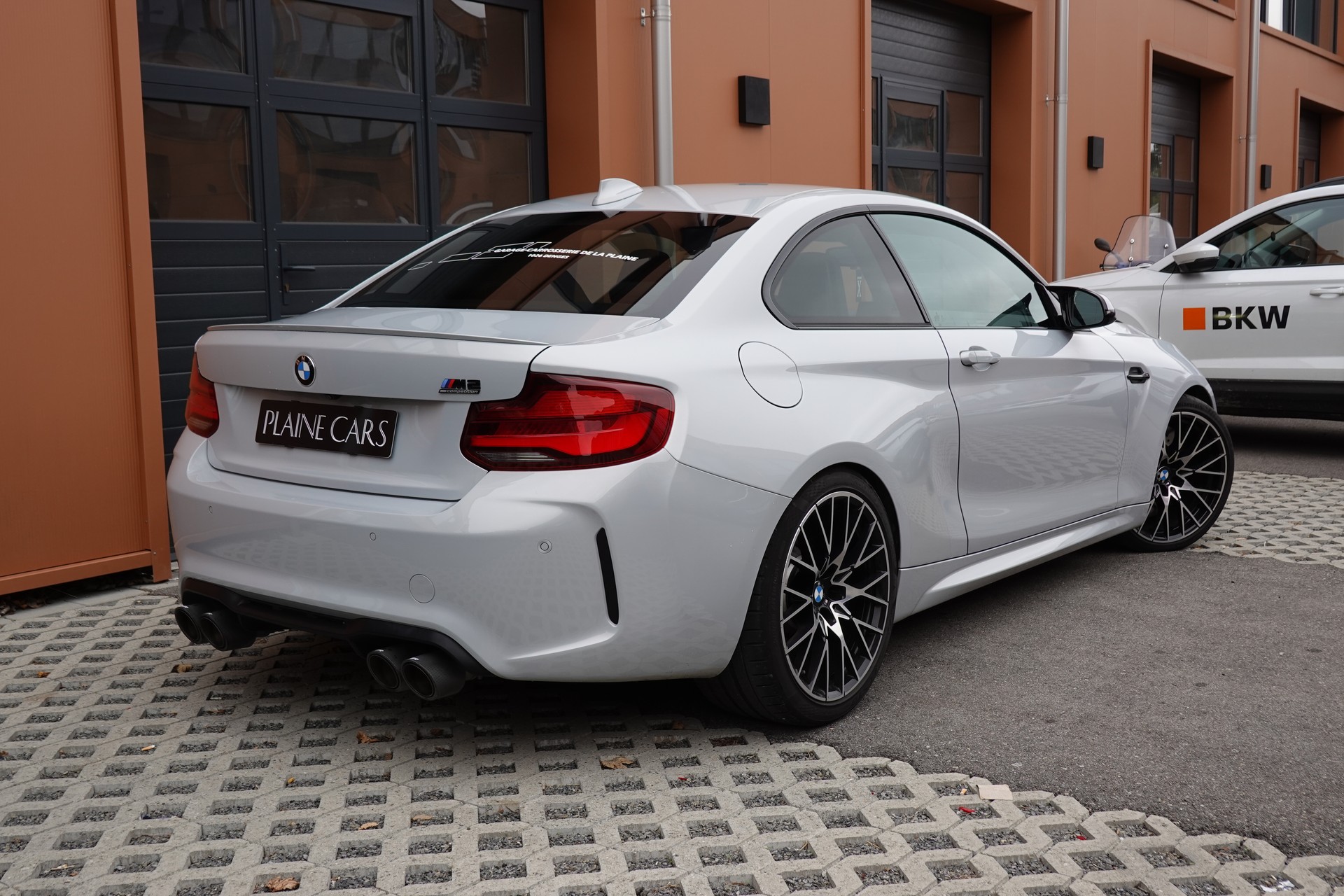BMW M2 Competition "CH Auto * Intérieur Carbon * Sièges Electriques Mémoire * Volant Alcantara * Harman Kardon * Remus *"-image-6