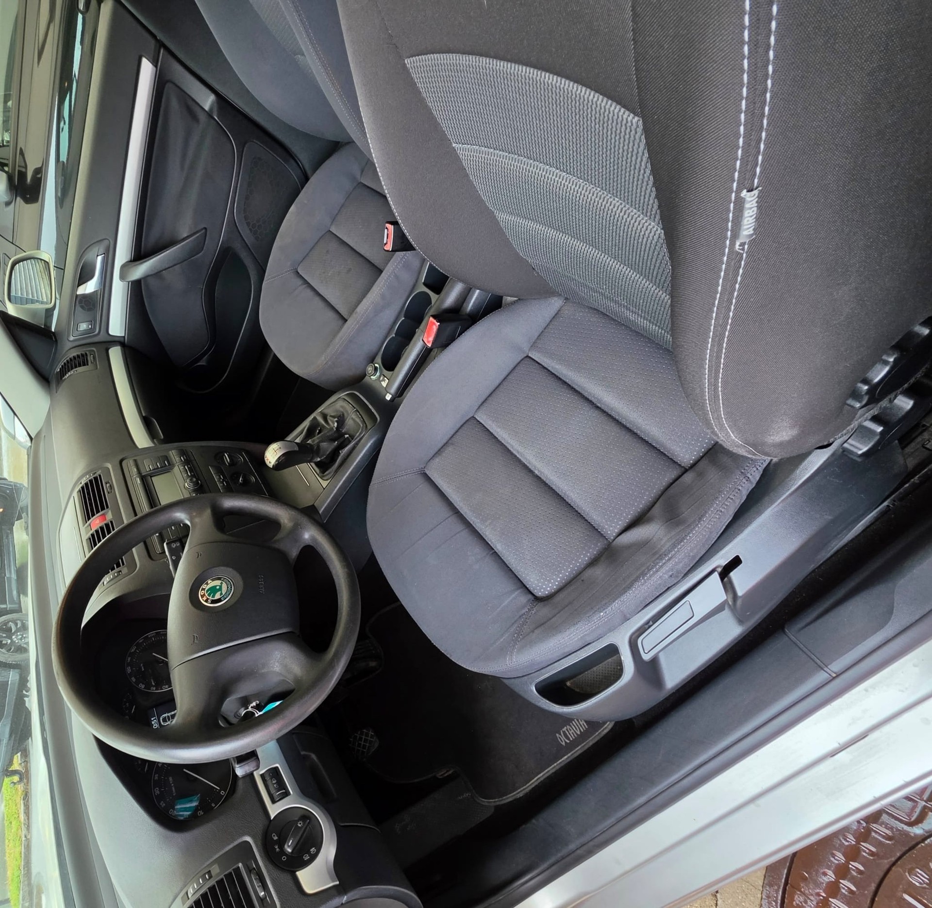 SKODA Octavia 1.9 TDI Adventure 4x4-image-4