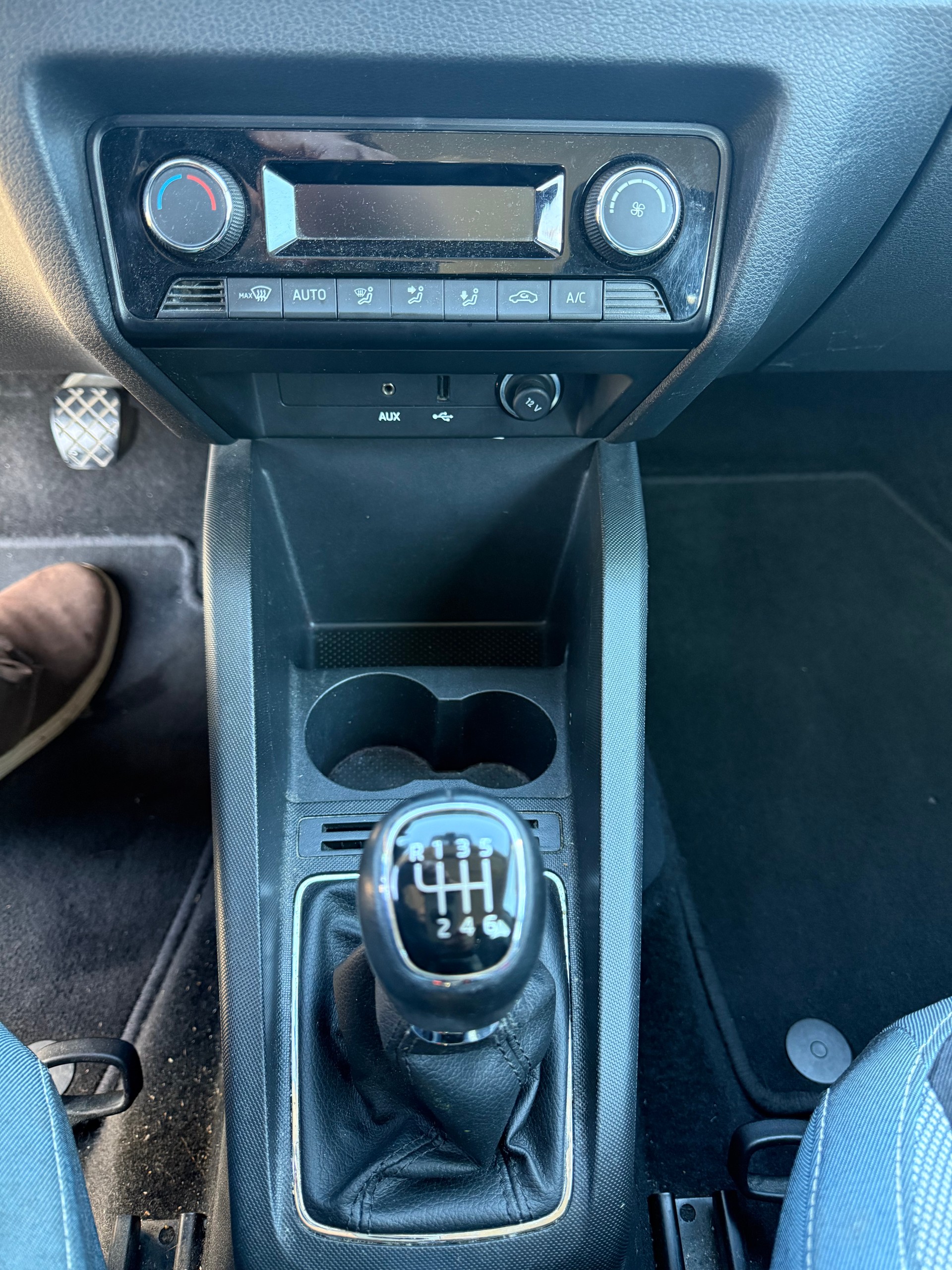 SKODA Fabia 1.2 TSI Style-image-12