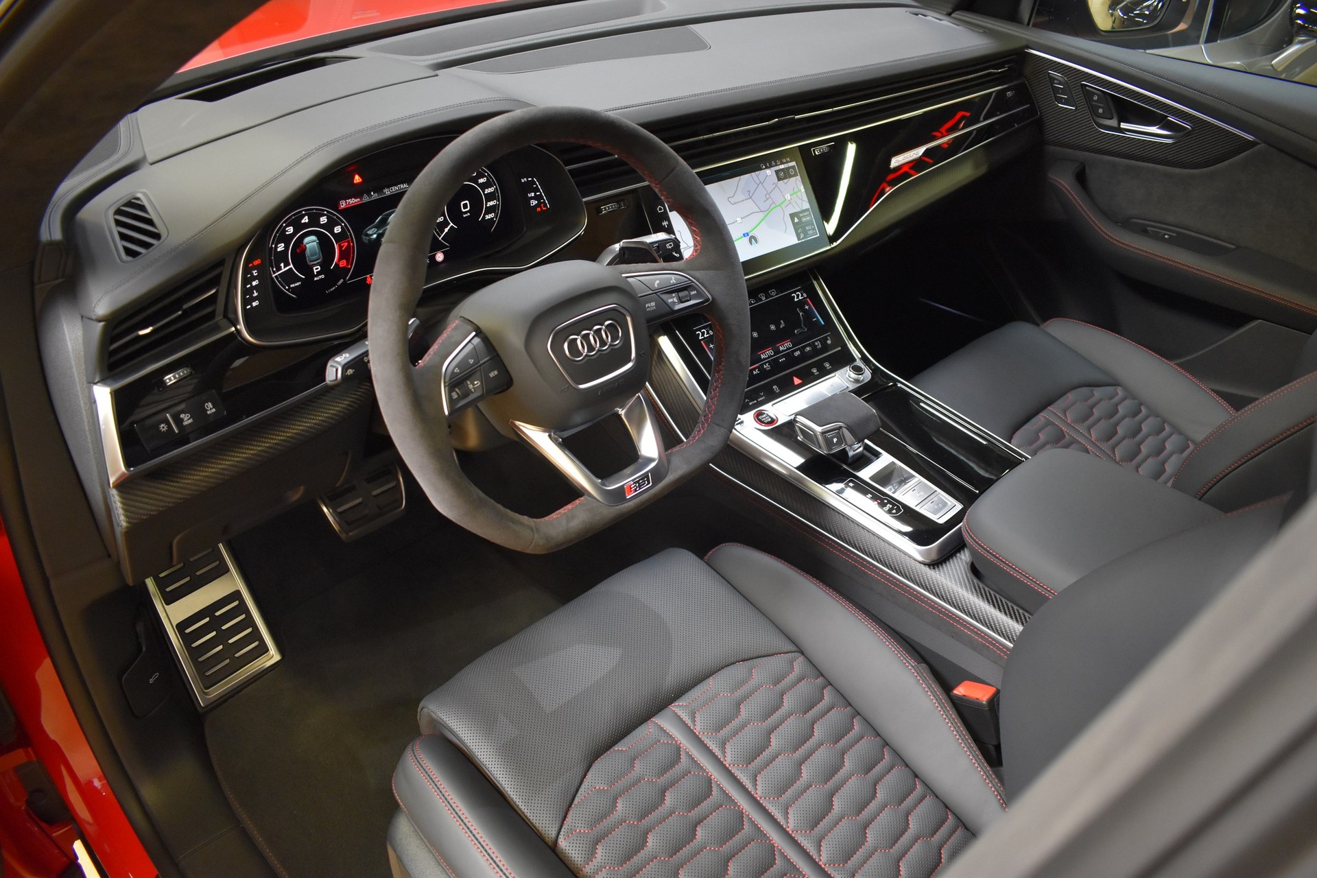 AUDI RSQ8  quattro tiptronic-image-10