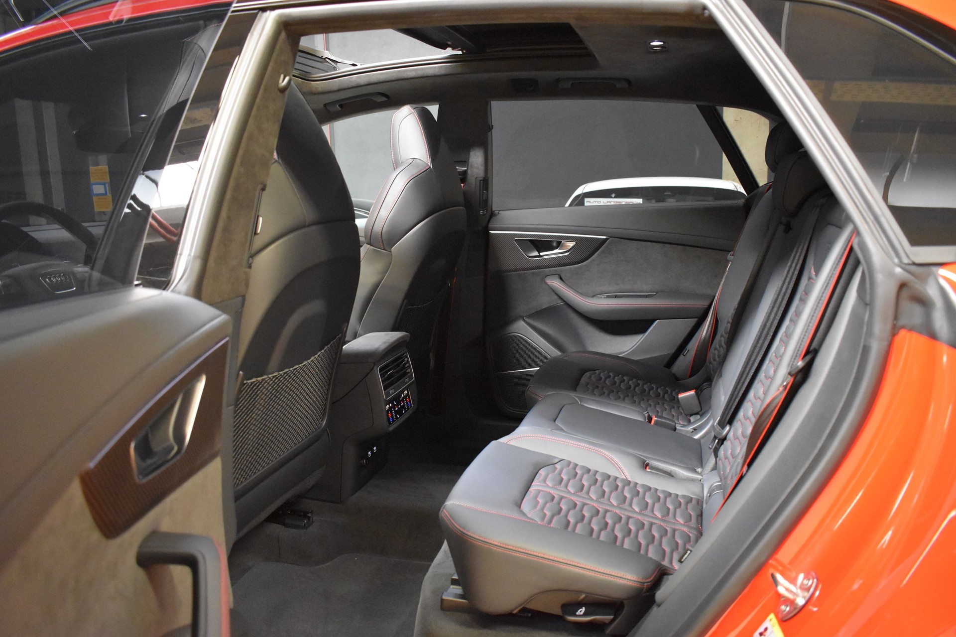 AUDI RSQ8  quattro tiptronic-image-11