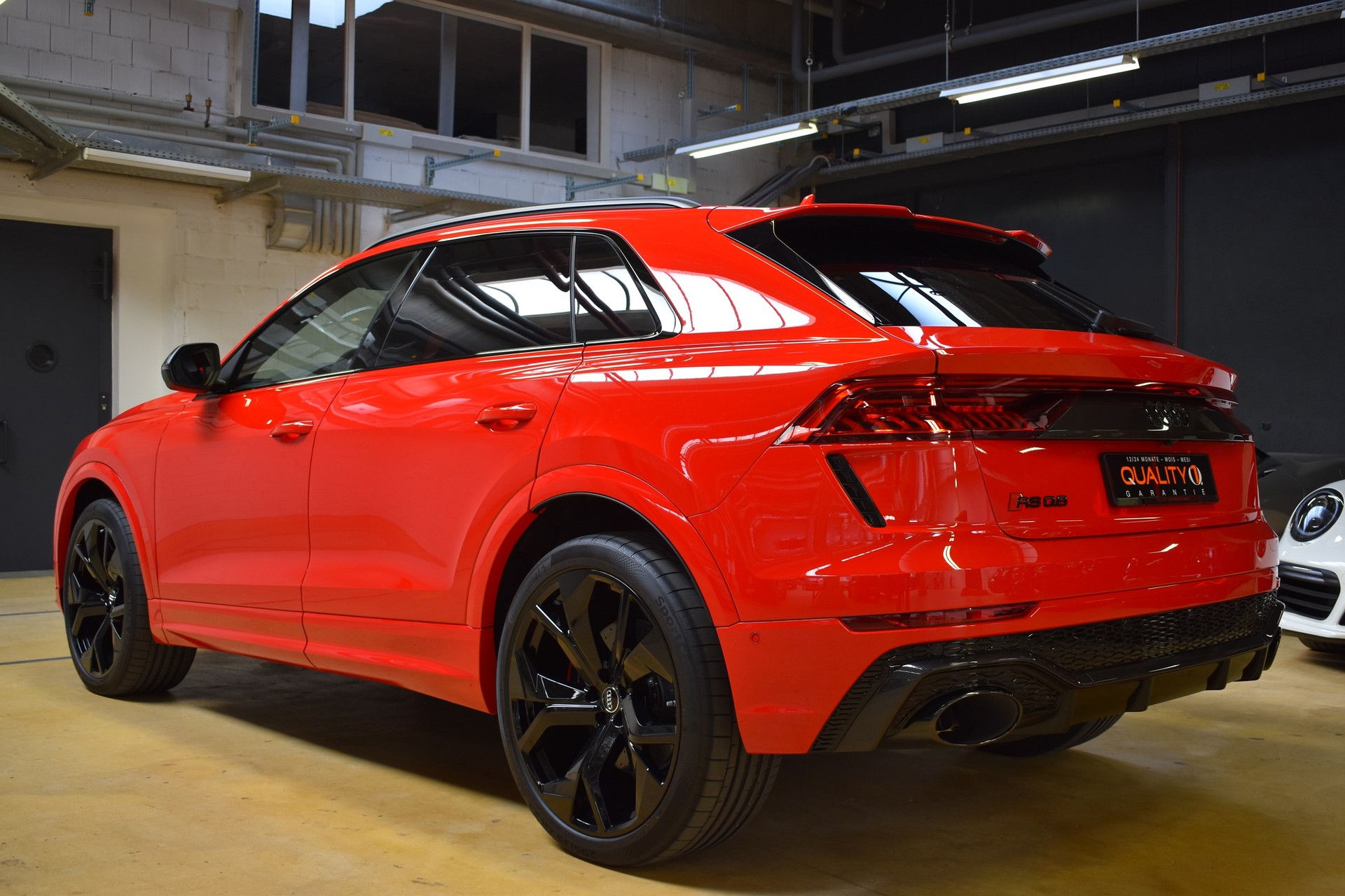 AUDI RSQ8  quattro tiptronic-image-2