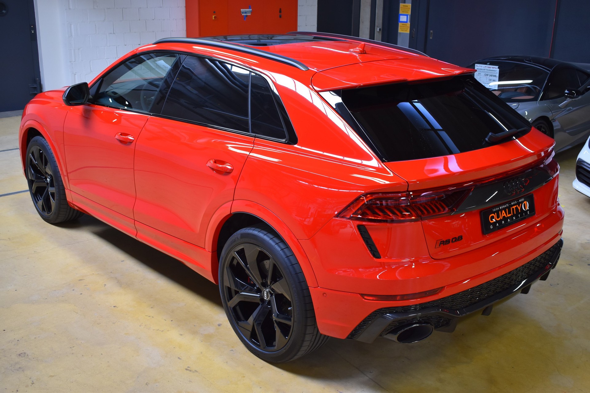 AUDI RSQ8  quattro tiptronic-image-3