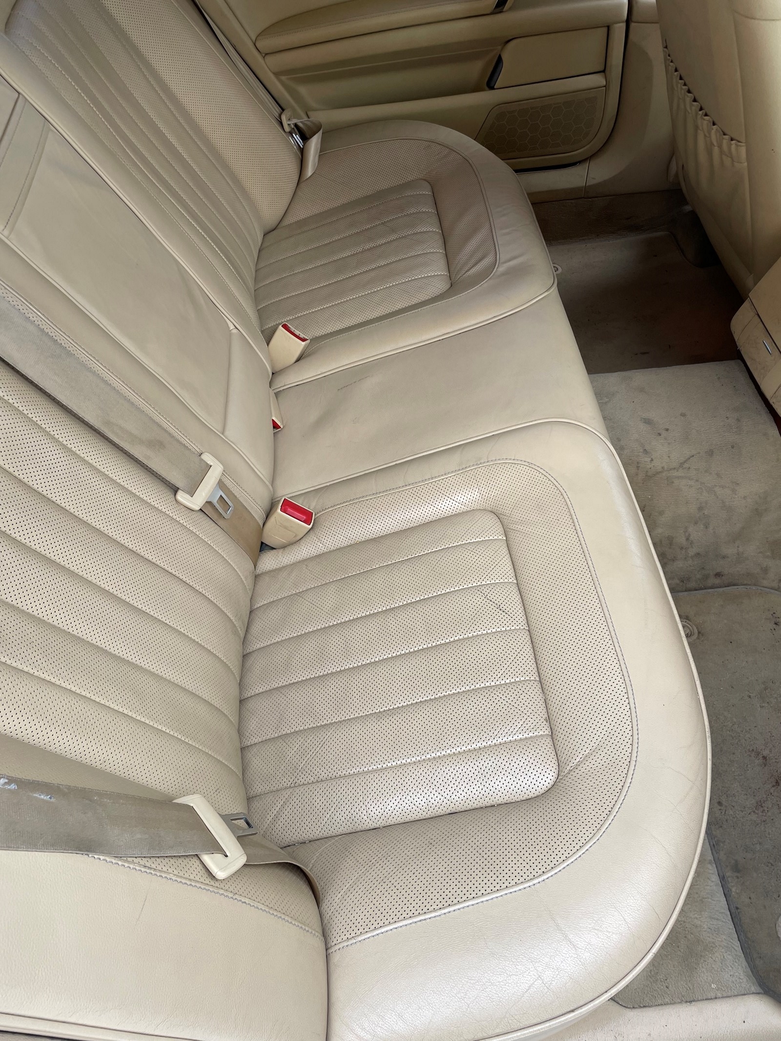 VW Phaeton 3.0 TDi V6 4Motion-image-4