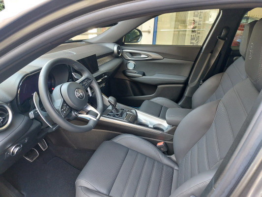 ALFA ROMEO Tonale PHEV Q4 Ti P. Prem-image-2