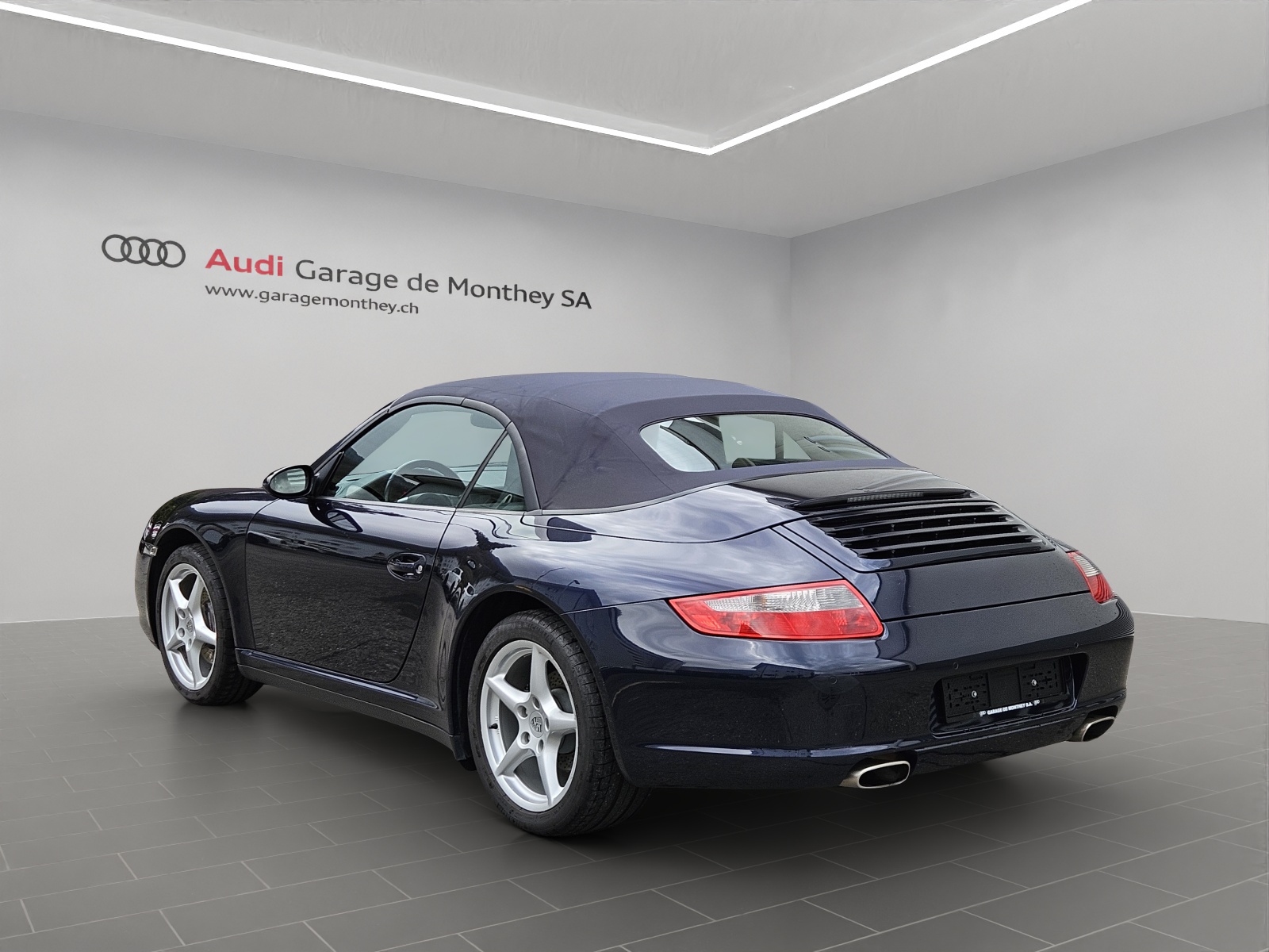 PORSCHE 911 Cabrio Carrera 4-image-5