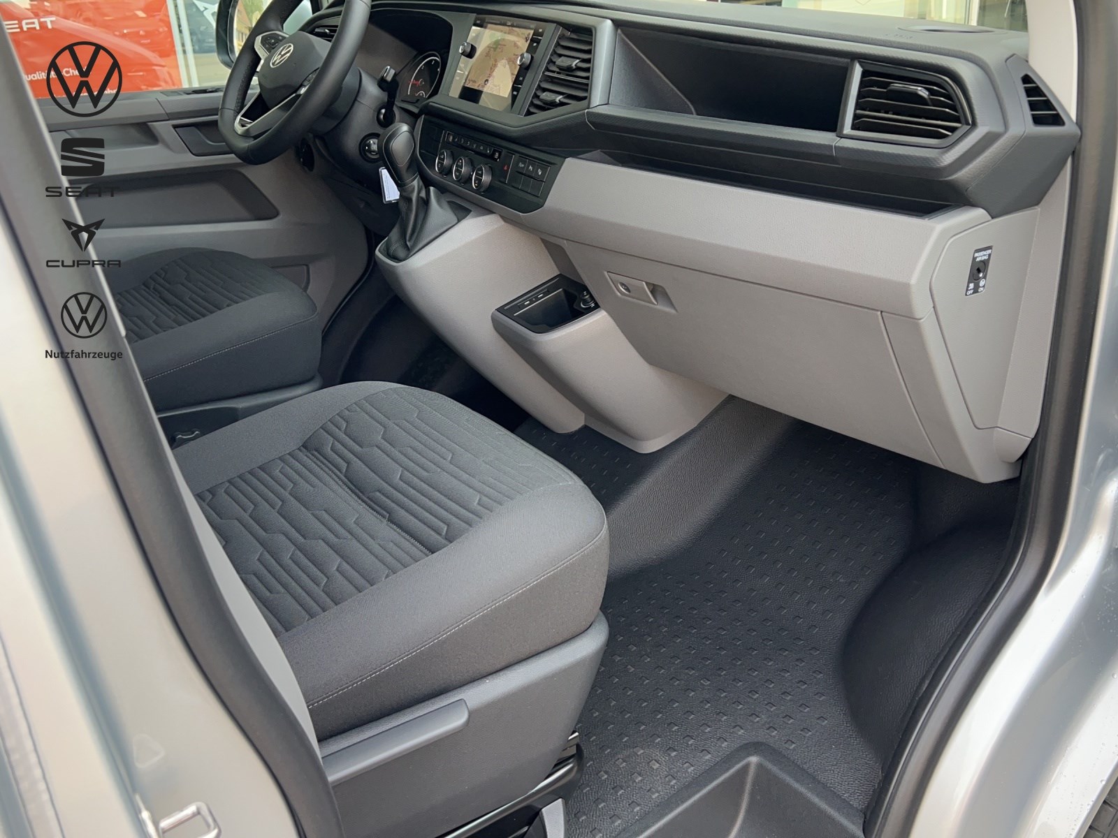VW T6.1 2.0 TDI DSG-image-10