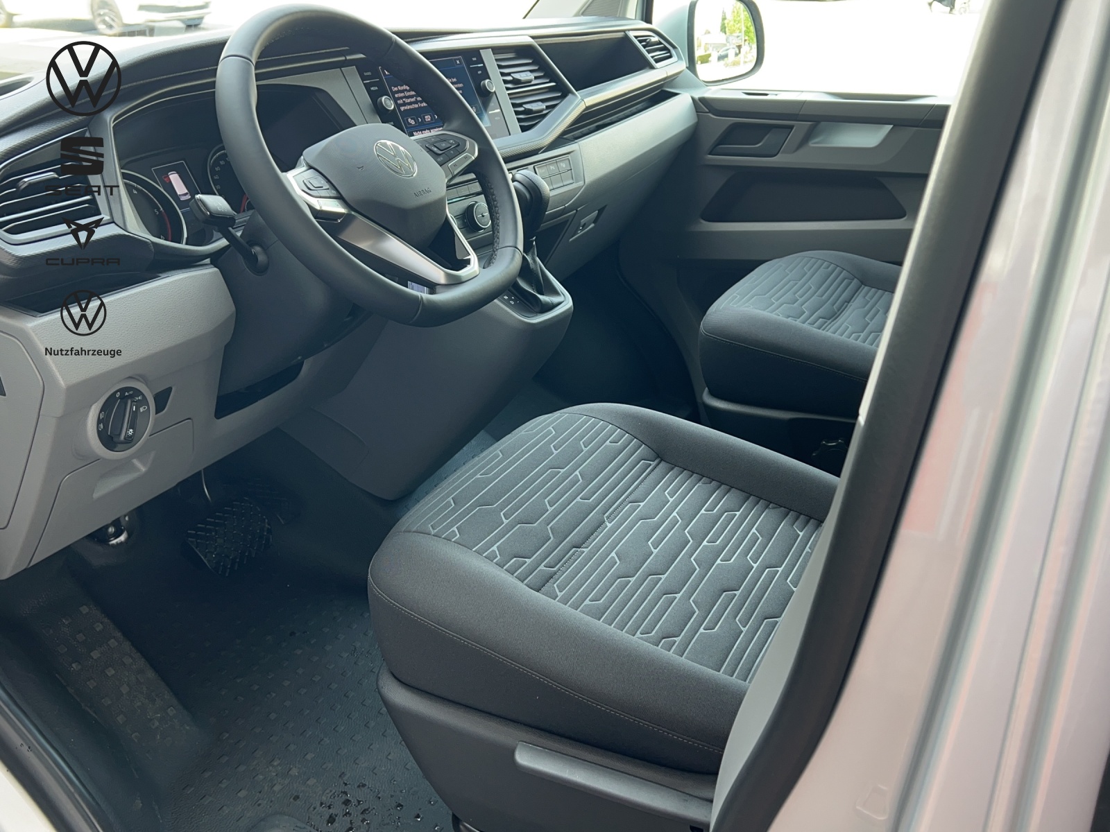 VW T6.1 2.0 TDI DSG-image-4