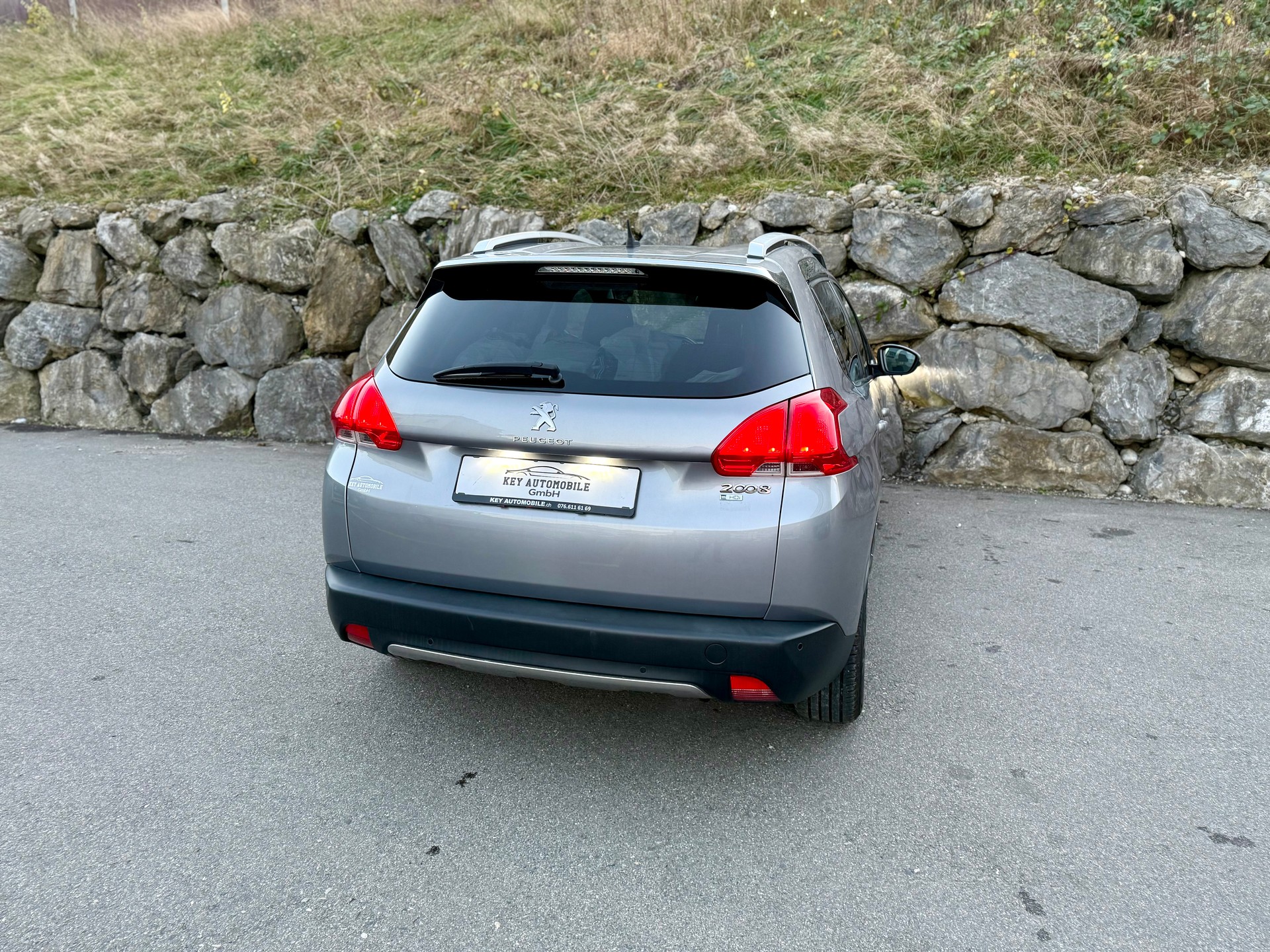PEUGEOT 2008 1.6 e-HDi Allure EGS6-image-3