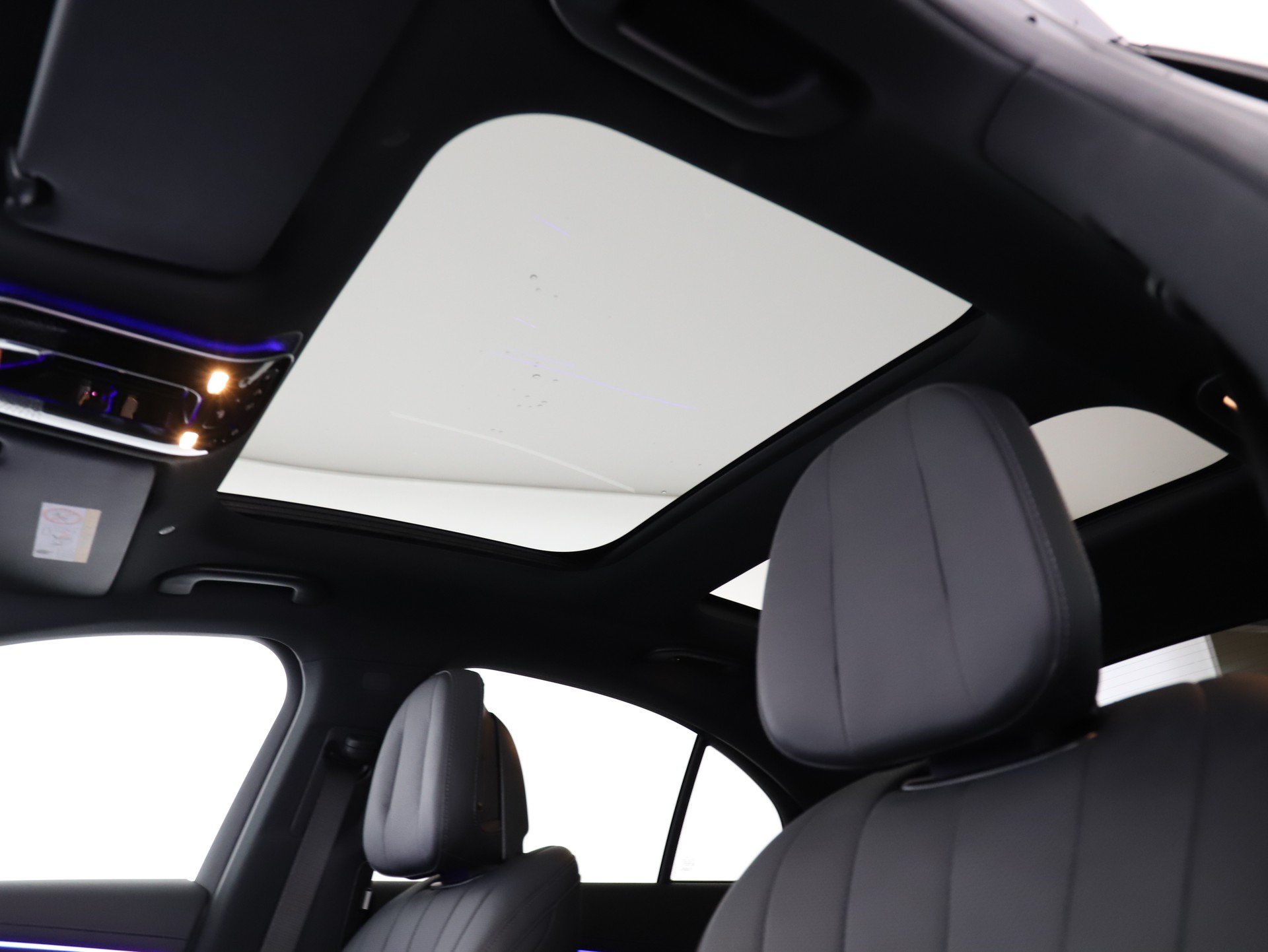 MERCEDES-BENZ E 300 e 9G-Tronic-image-13