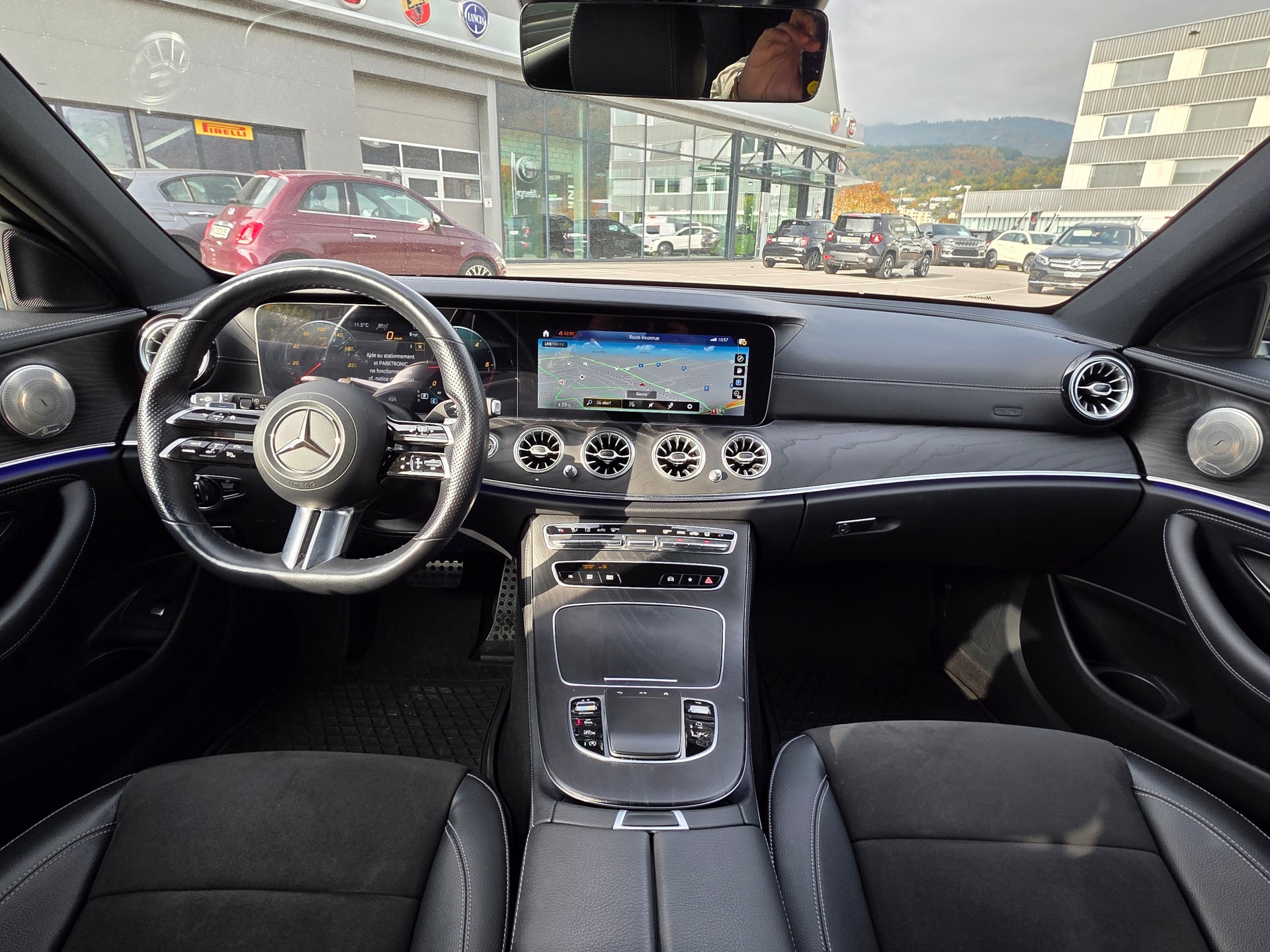 MERCEDES-BENZ E 220 d T AMG Line 4Matic 9G-Tronic-image-9