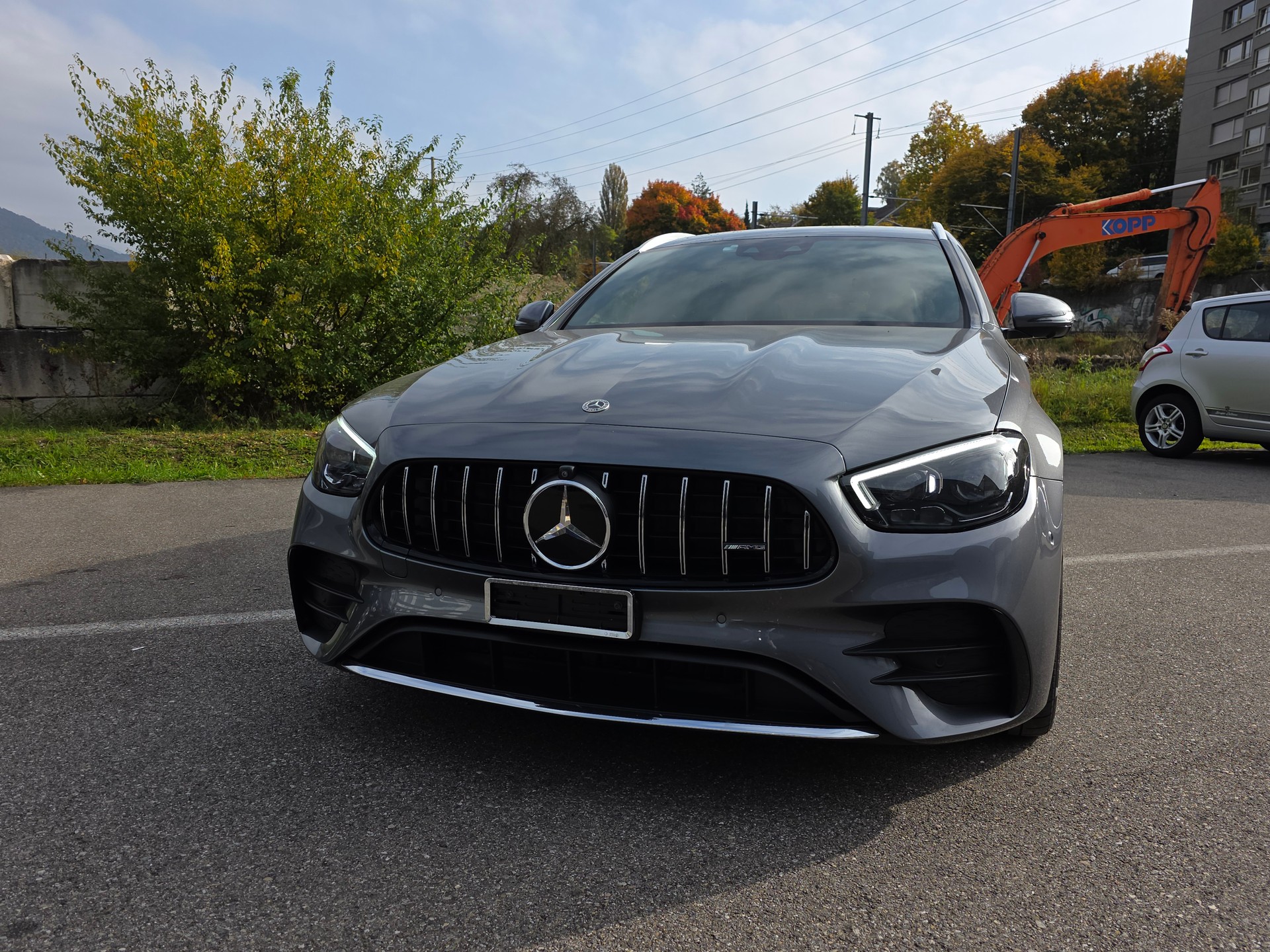 MERCEDES-BENZ E 220 d T AMG Line 4Matic 9G-Tronic-image-1
