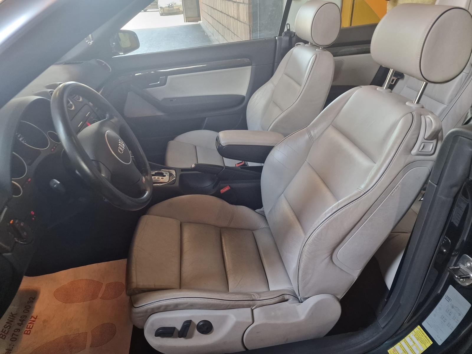 AUDI S4 Cabriolet 4.2 V8 quattro-image-14