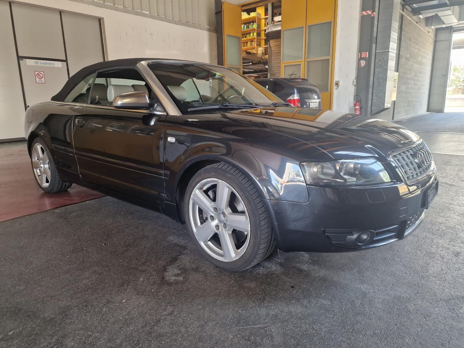 AUDI S4 Cabriolet 4.2 V8 quattro-image-0