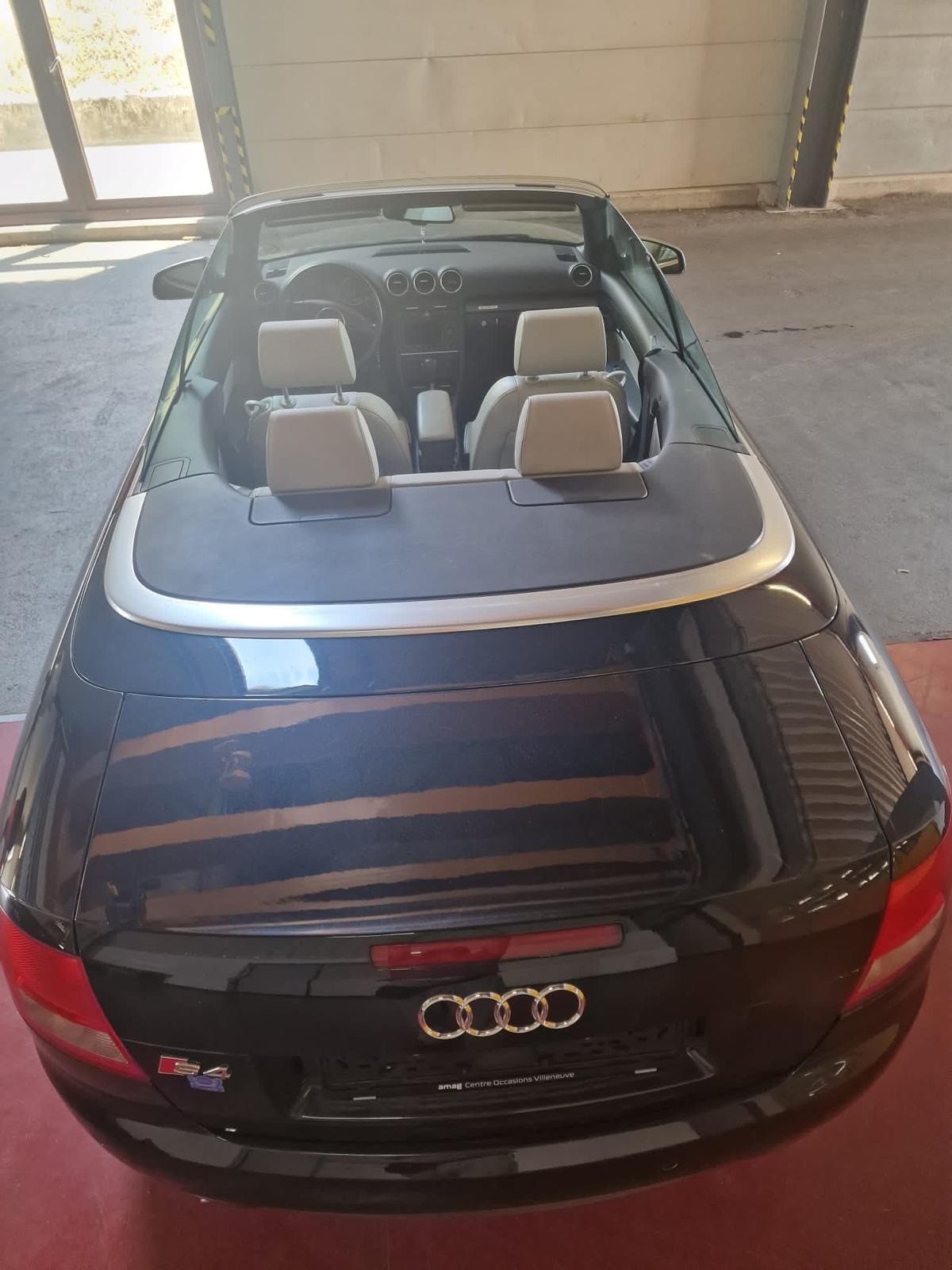 AUDI S4 Cabriolet 4.2 V8 quattro-image-12