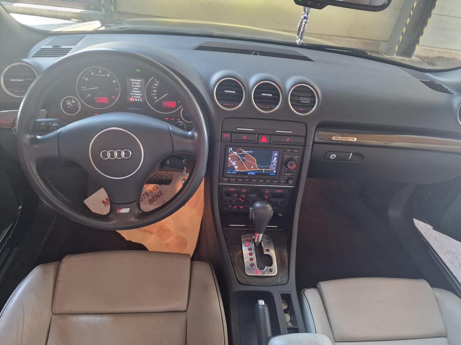 AUDI S4 Cabriolet 4.2 V8 quattro-image-13
