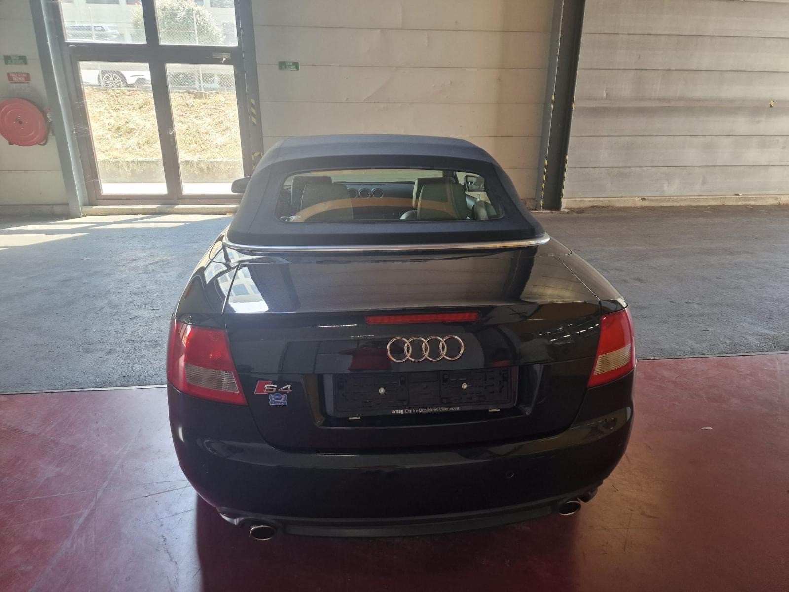 AUDI S4 Cabriolet 4.2 V8 quattro-image-7