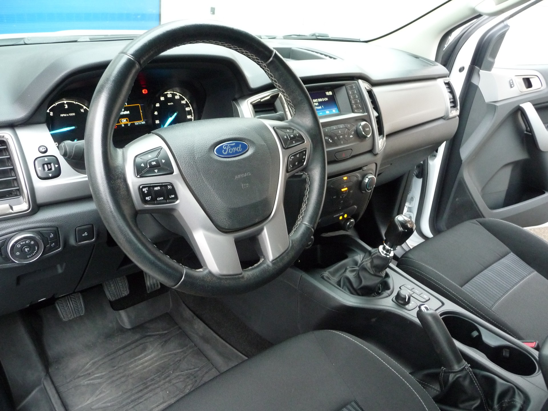 FORD Ranger XLT 2.0 Eco Blue 4x4-image-6