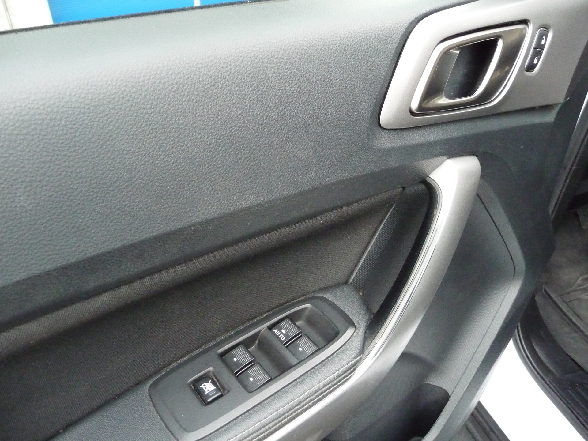 FORD Ranger XLT 2.0 Eco Blue 4x4-image-5