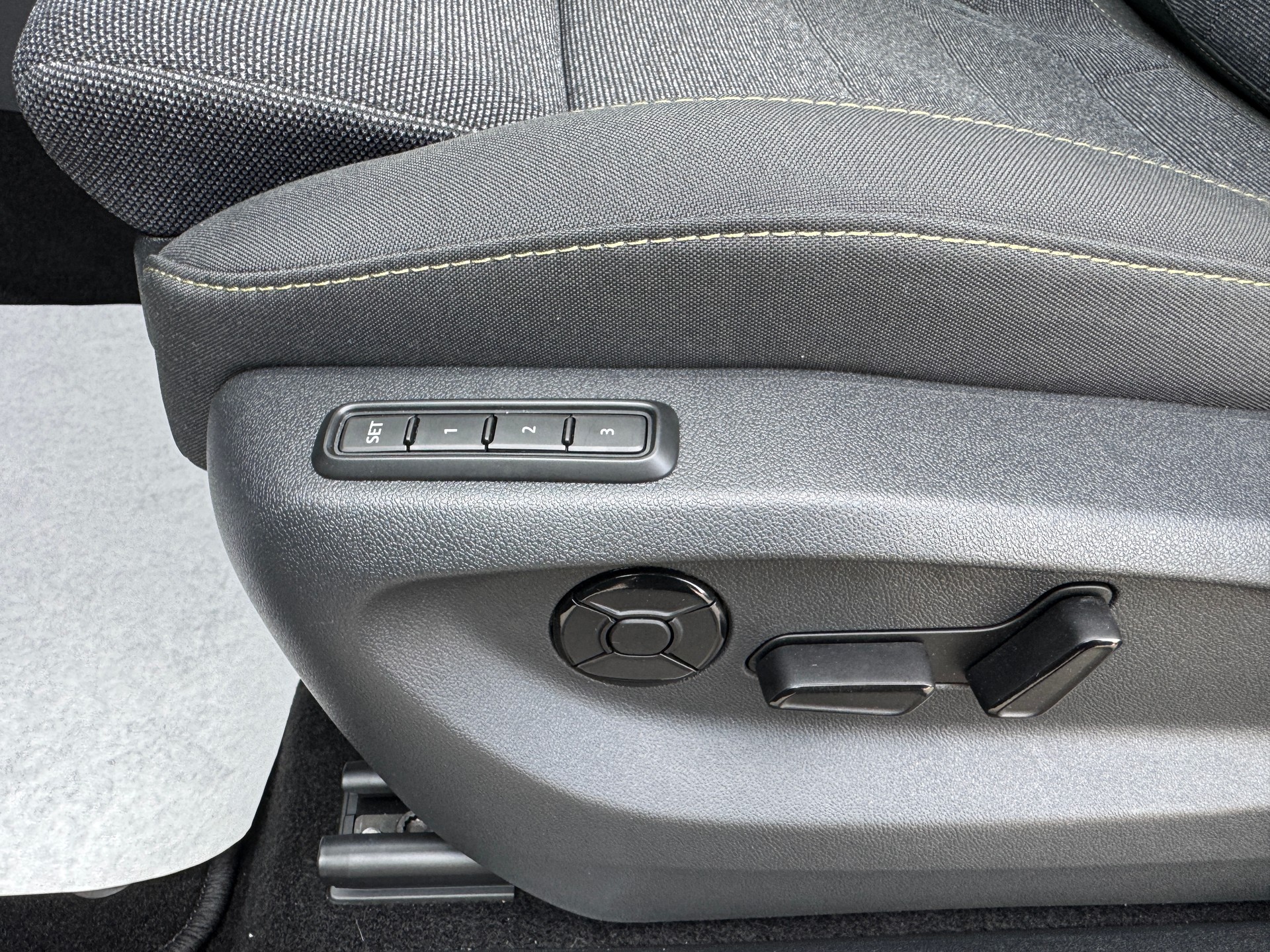 SKODA Kodiaq 1.5 TSI PHEV Selection-image-5