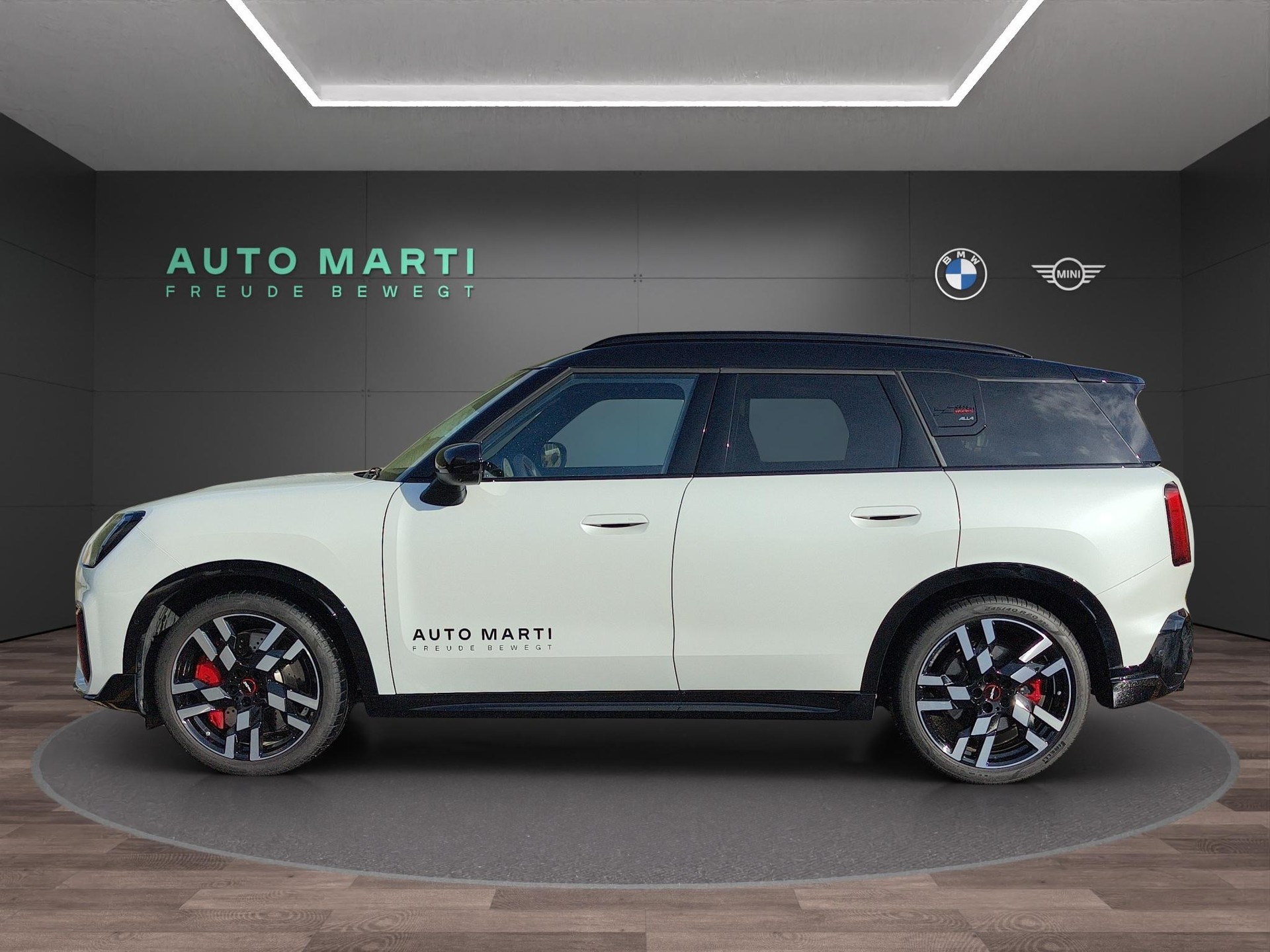 MINI Countryman U25 2.0i John Cooper Works ALL4-image-1