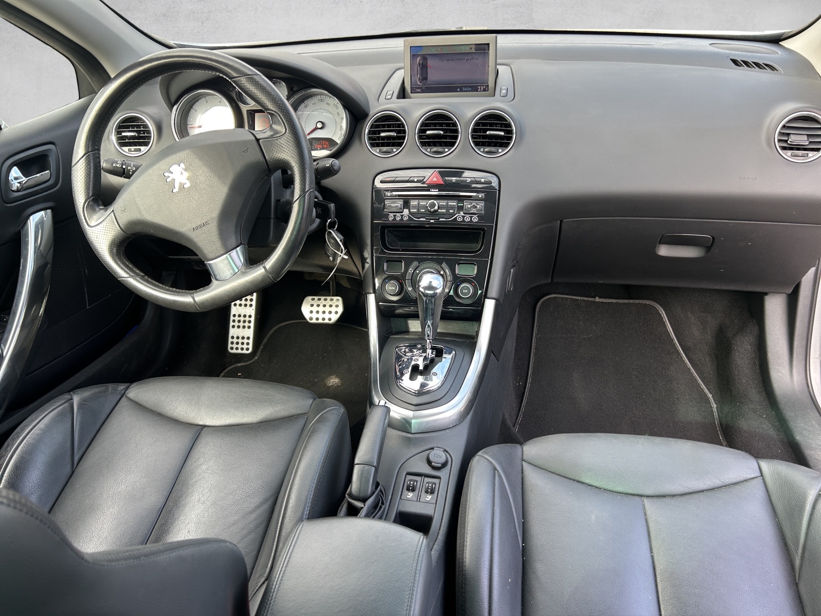 PEUGEOT 308 CC 1.6 16V Turbo Sport Pack Automatic-image-9