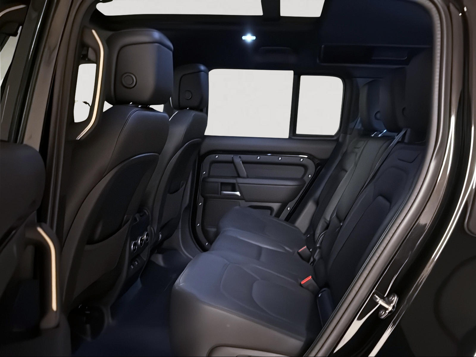 LAND ROVER Defender 110 3.0 D I6 300 X-Dynamic HSE AWD AT8-image-10