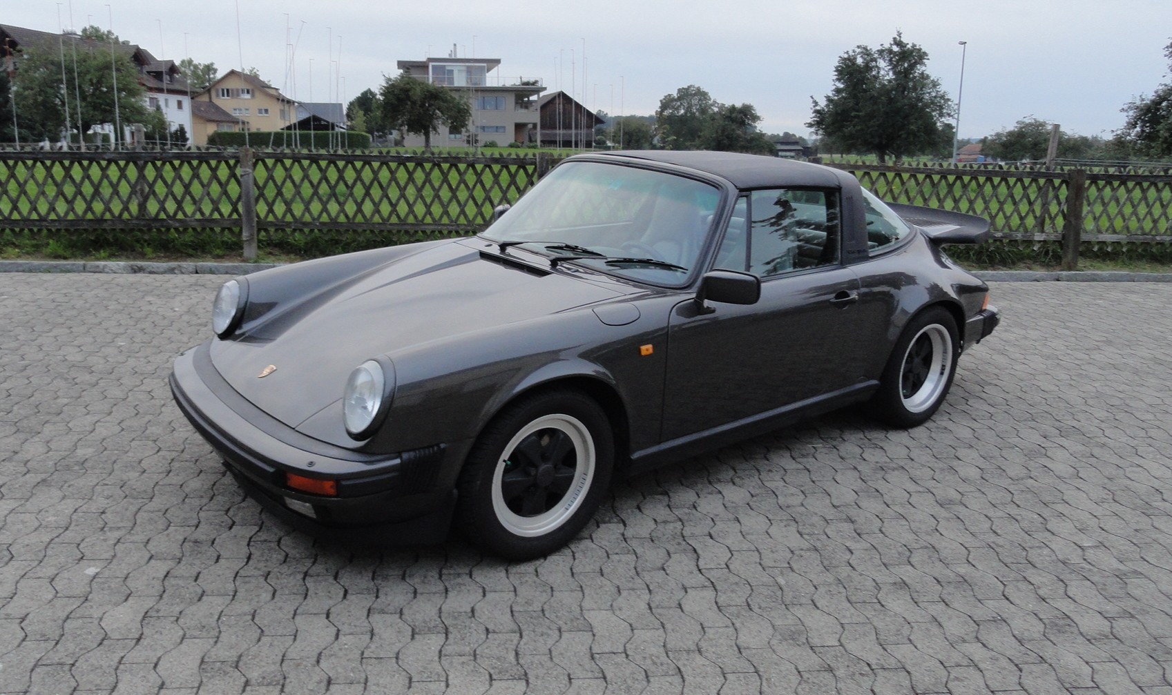 PORSCHE 911 Carrera Targa