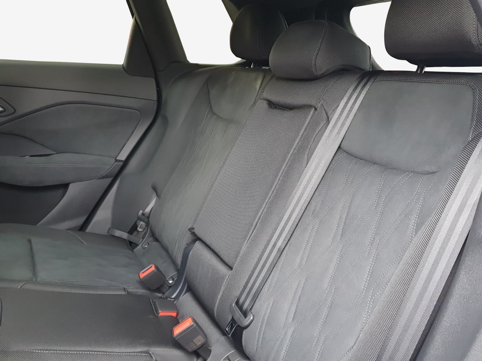 AUDI Q3 SUV 110 kW TFSI S tronic-image-11