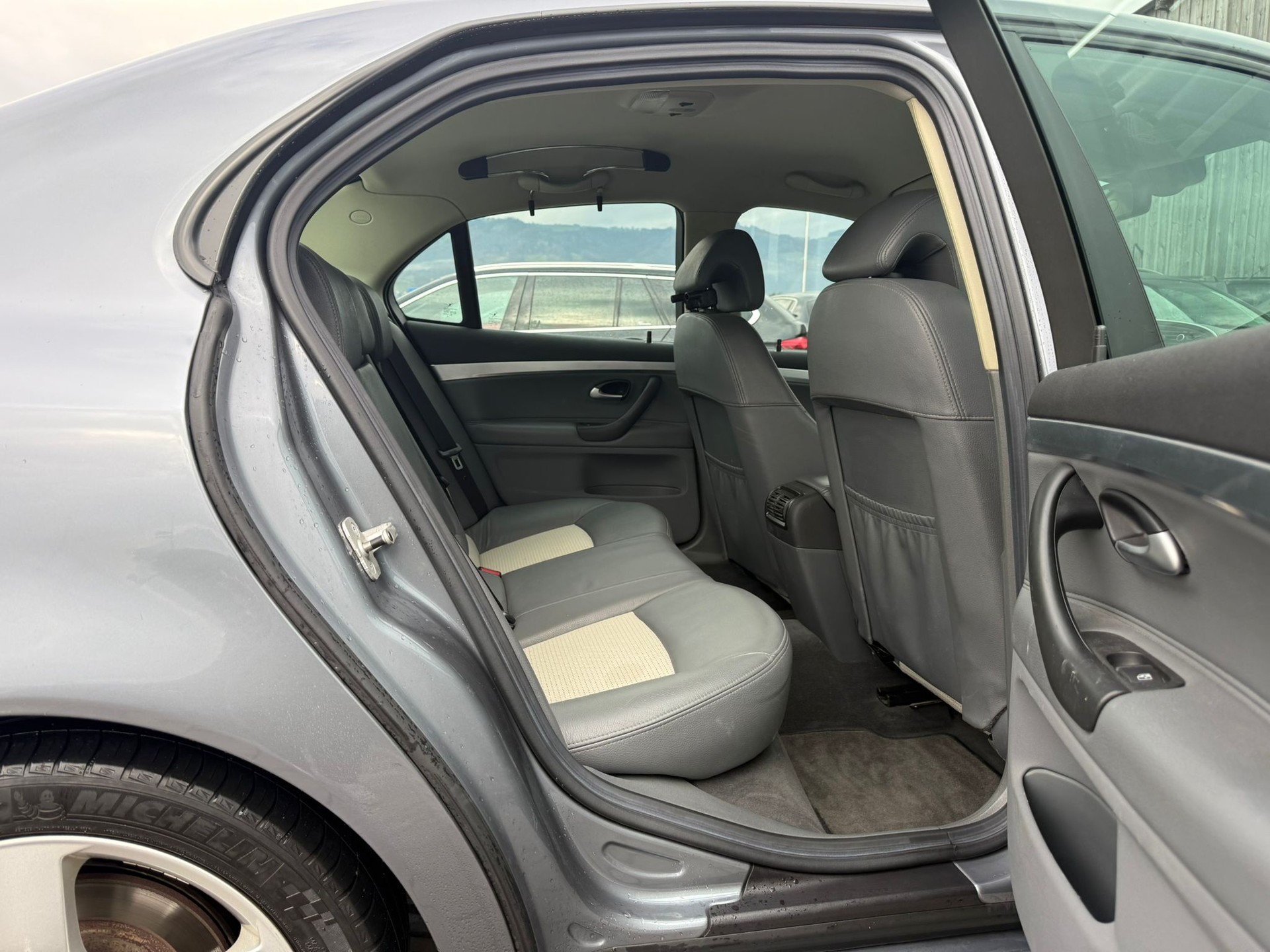 SAAB 9-3 1.9 TiD Vector Sport Automatic-image-14