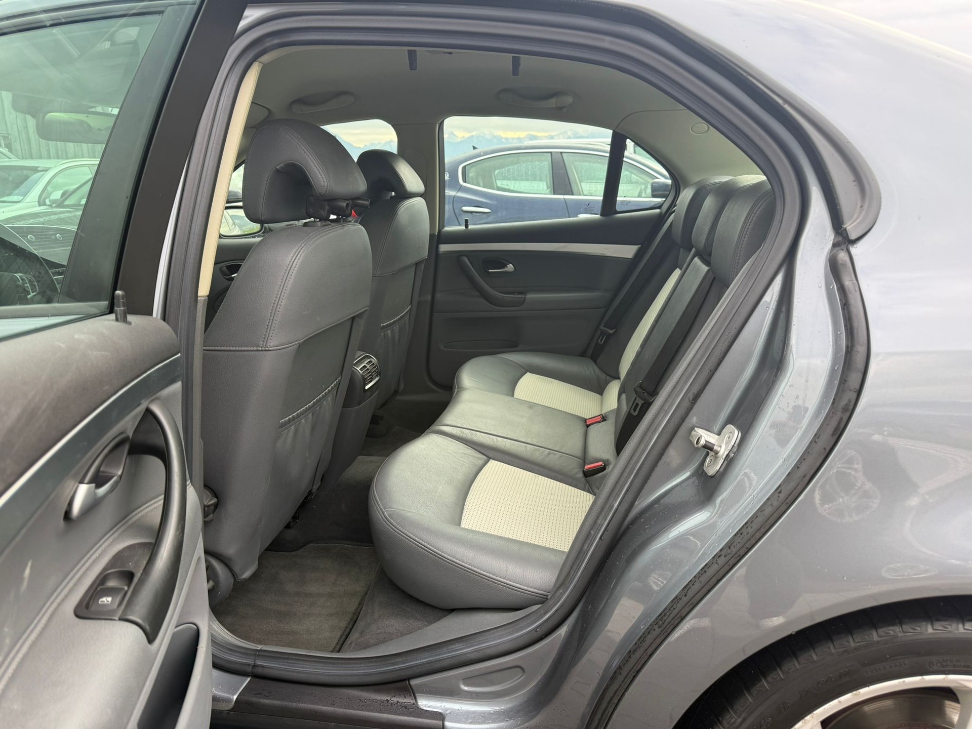 SAAB 9-3 1.9 TiD Vector Sport Automatic-image-13