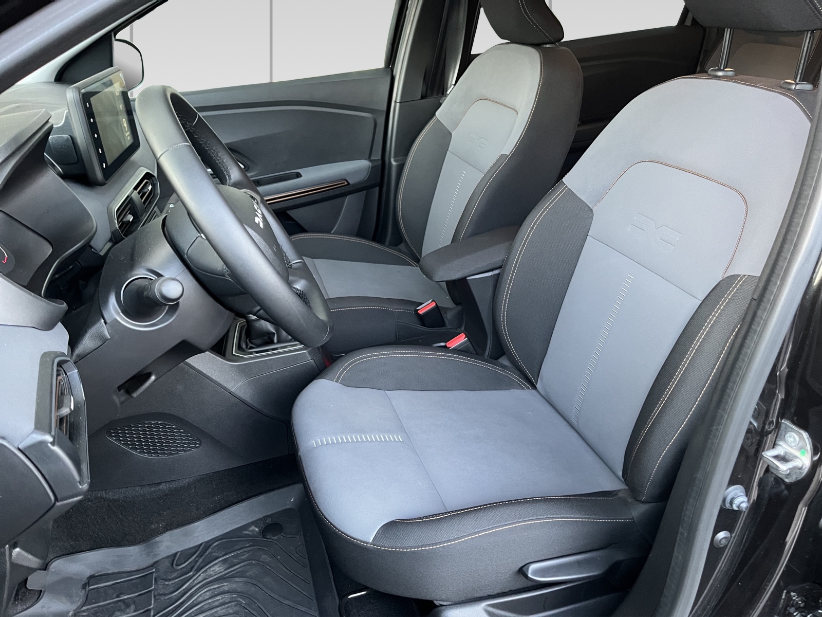 DACIA Jogger HEV 140 Extreme-image-5
